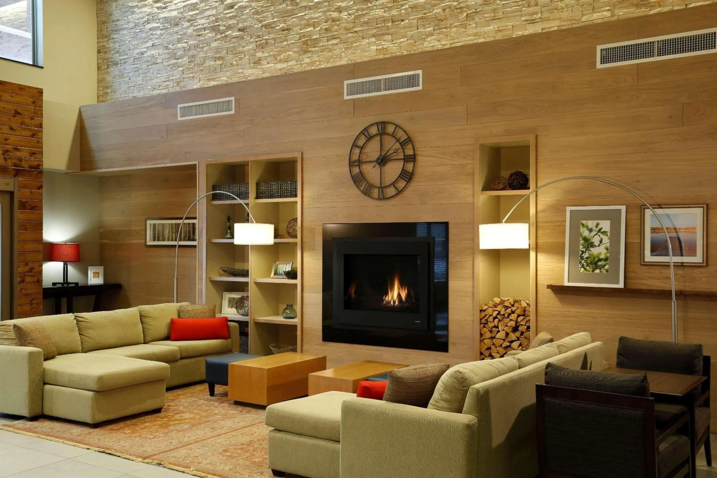 Lobby or reception in Country Inn & Suites by Radisson Roseville - St Paul
