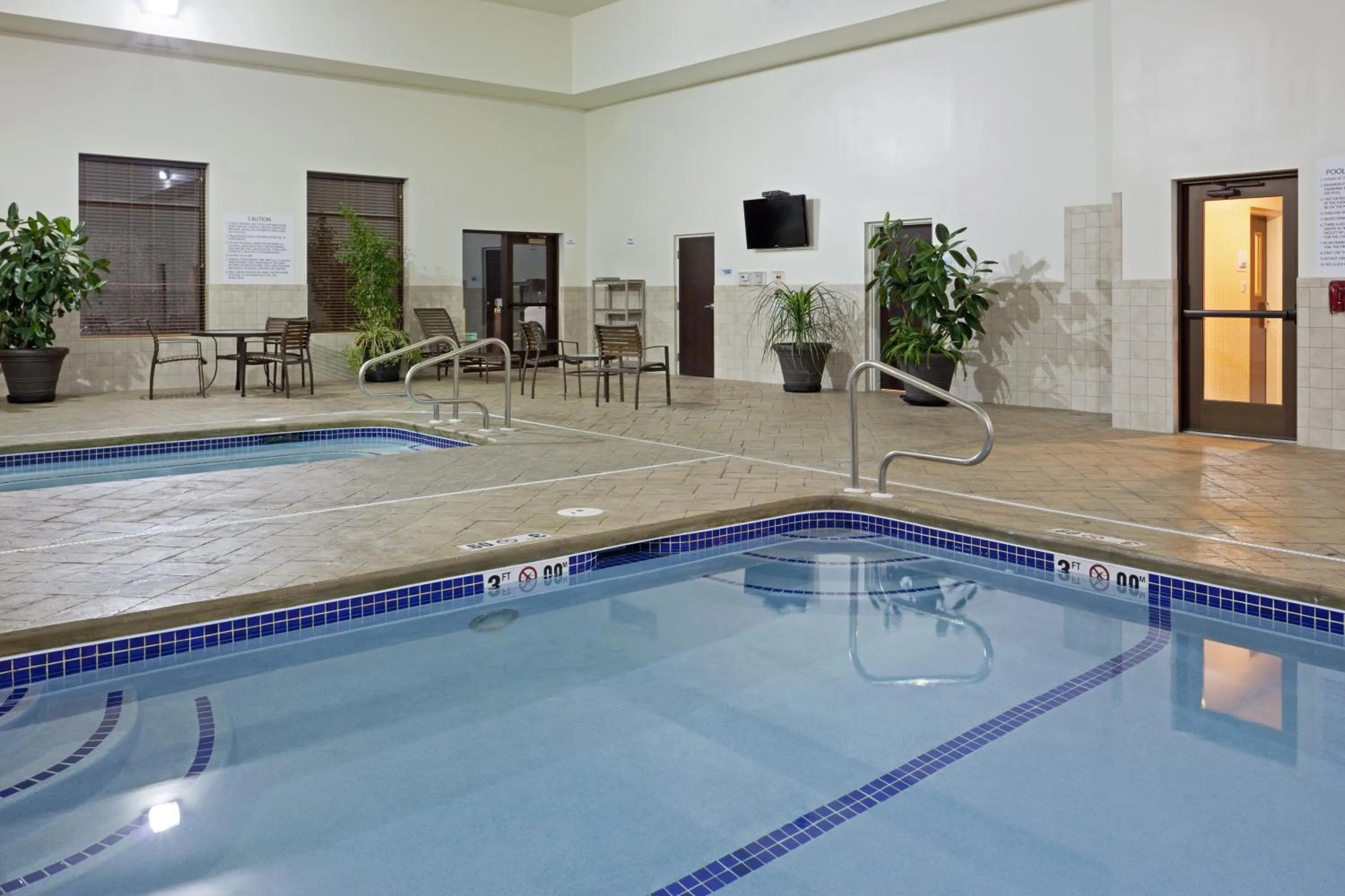 Spa and wellness centre/facilities in Holiday Inn Express & Suites Malone by IHG