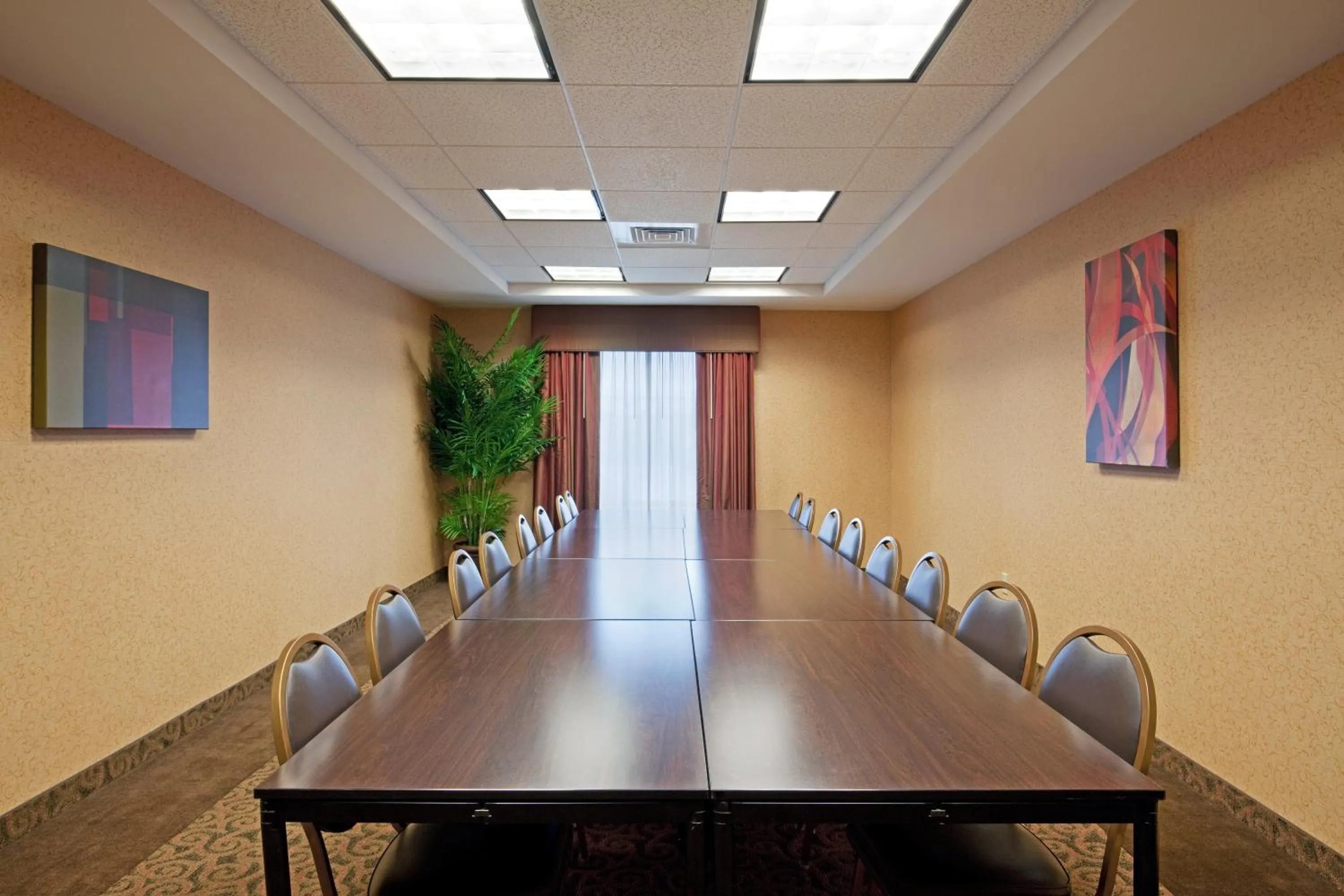 Meeting/conference room in Holiday Inn Express & Suites Malone by IHG