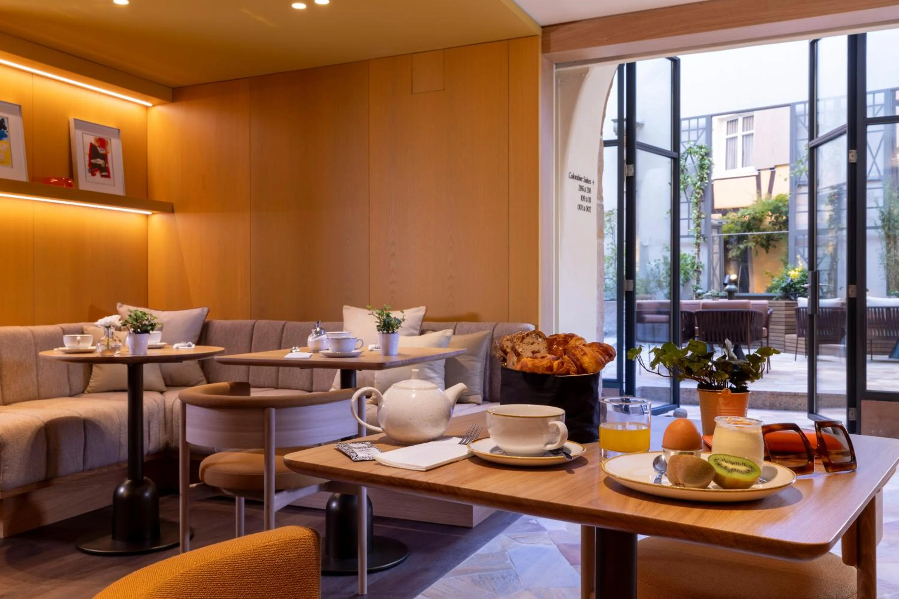 Breakfast in Hotel Le Colombier