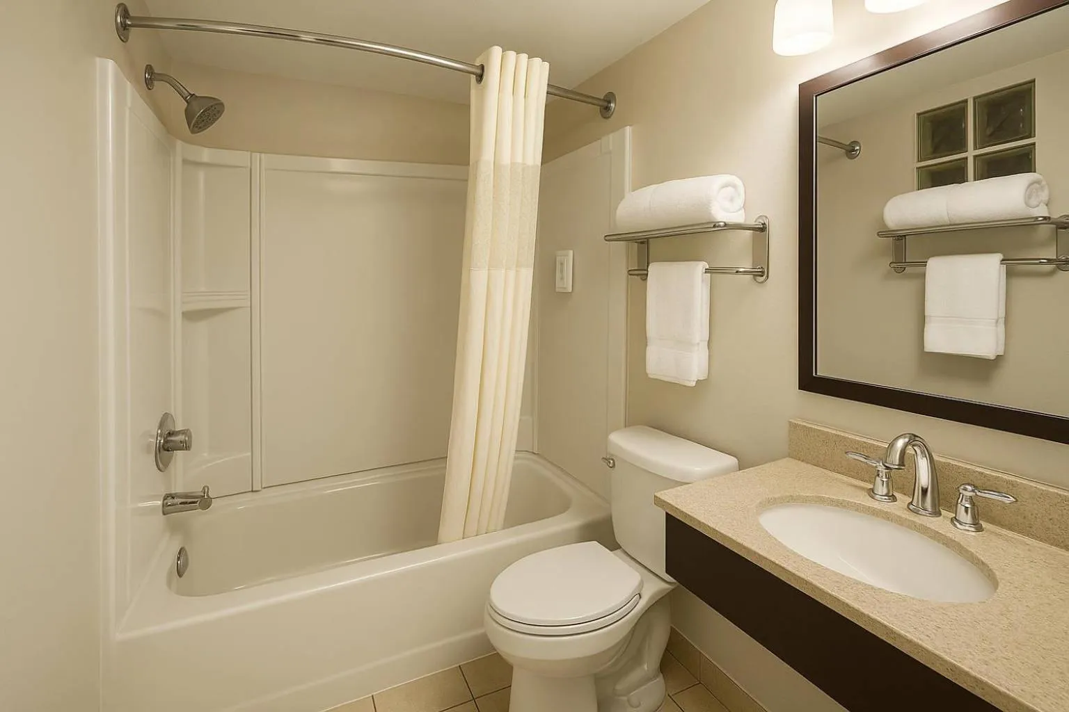 Bedroom in Quality Inn Escondido San Diego North County