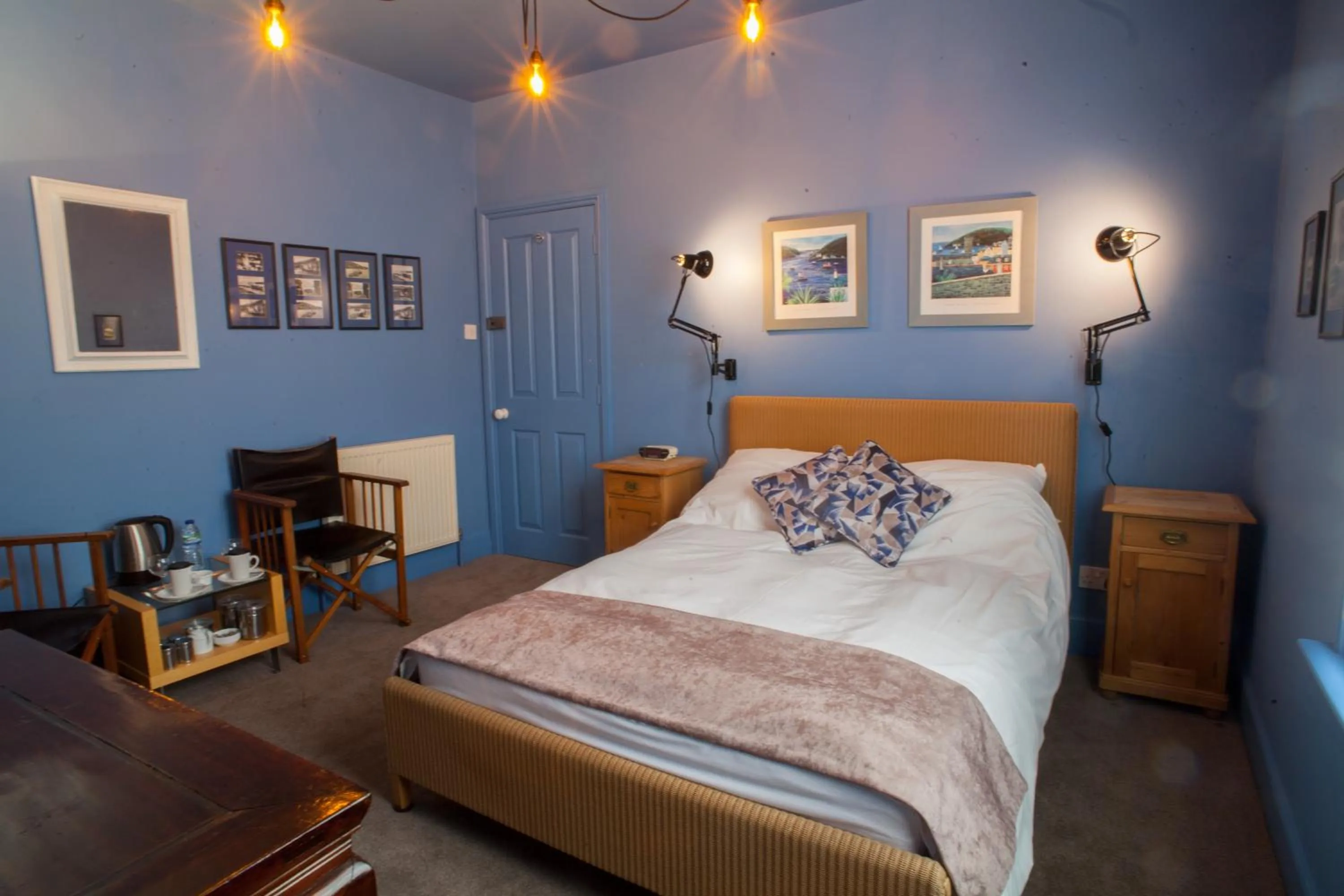 Bedroom, Bed in Hill View House