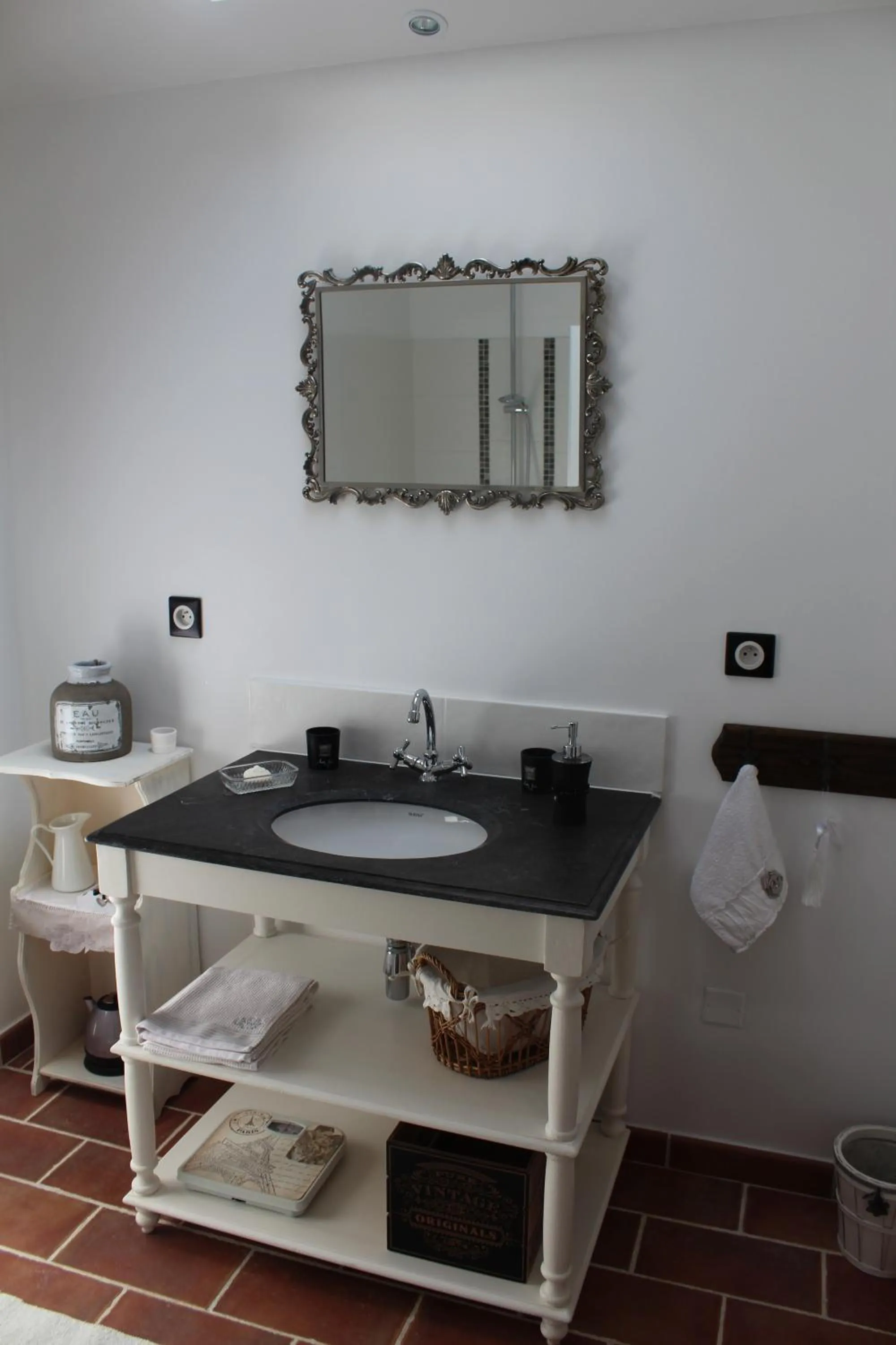 Bathroom in Chambre d'hôtes l'ipomée