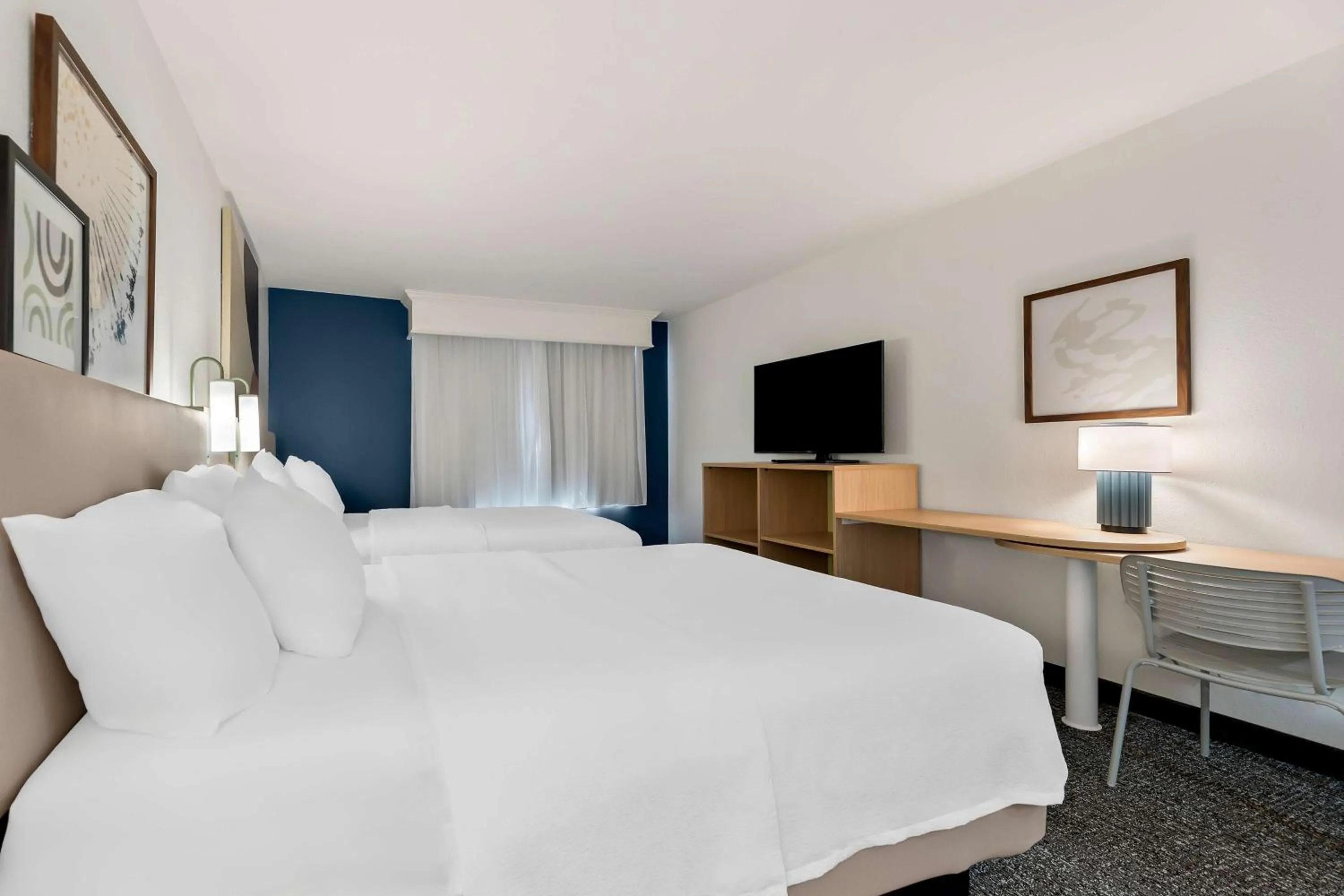 Bed in Wingate by Wyndham Tupelo