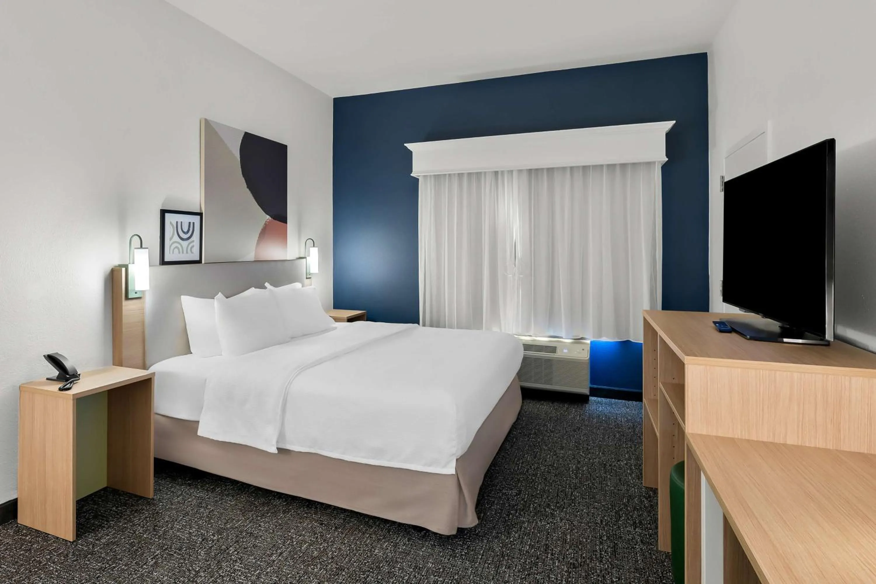 Bed in Wingate by Wyndham Tupelo