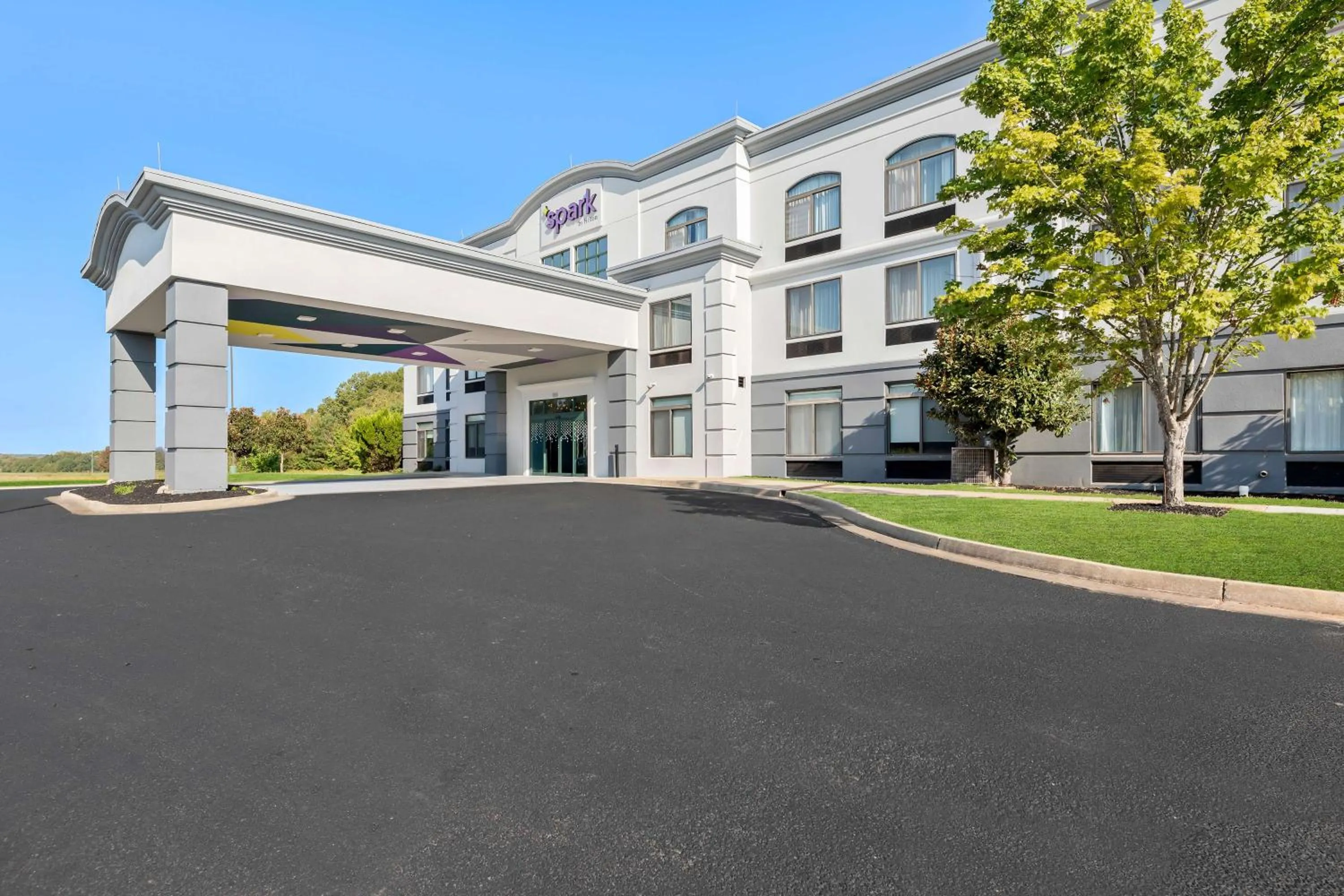 Property building in Wingate by Wyndham Tupelo