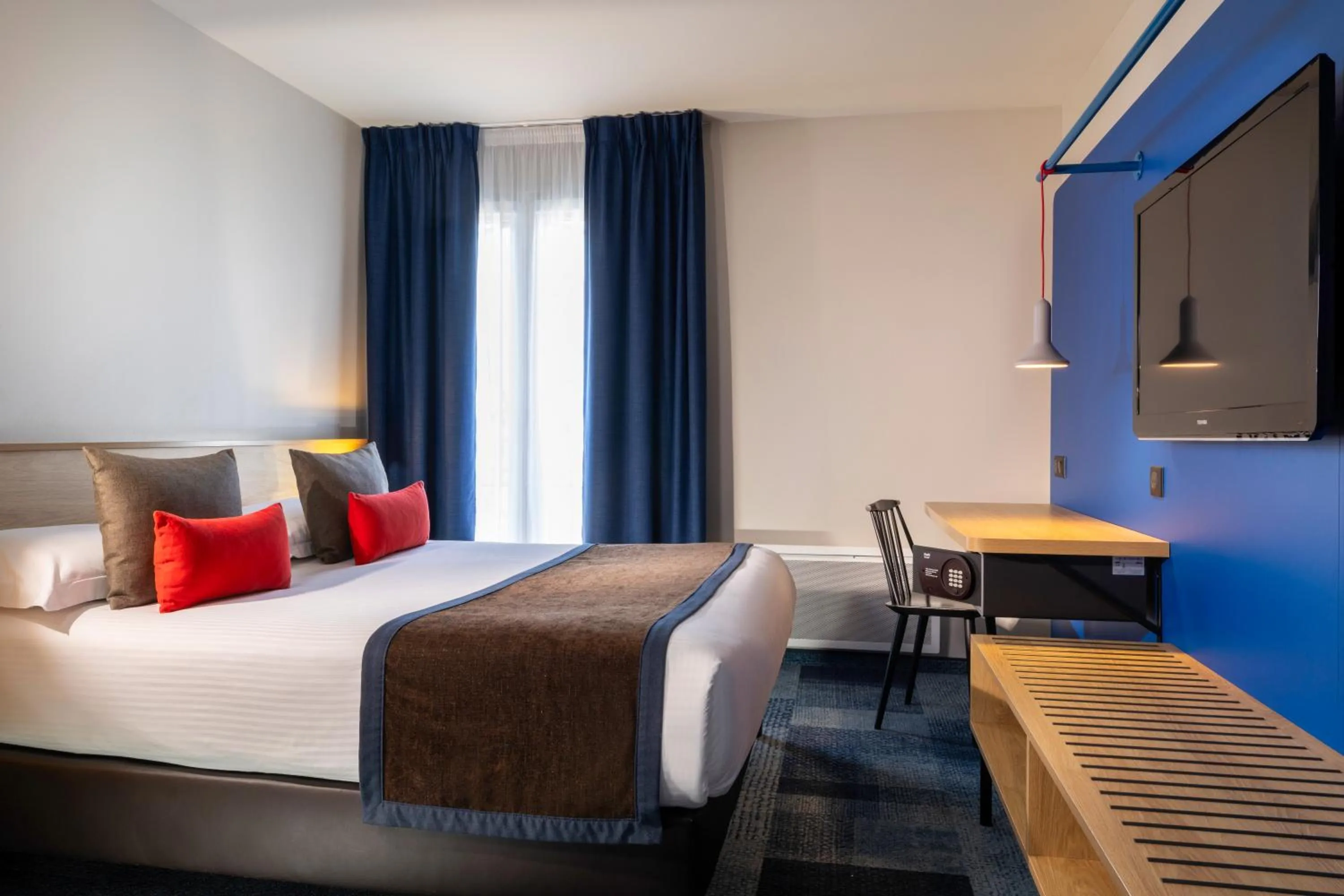 Bedroom, Bed in Hotel Le Bugatti