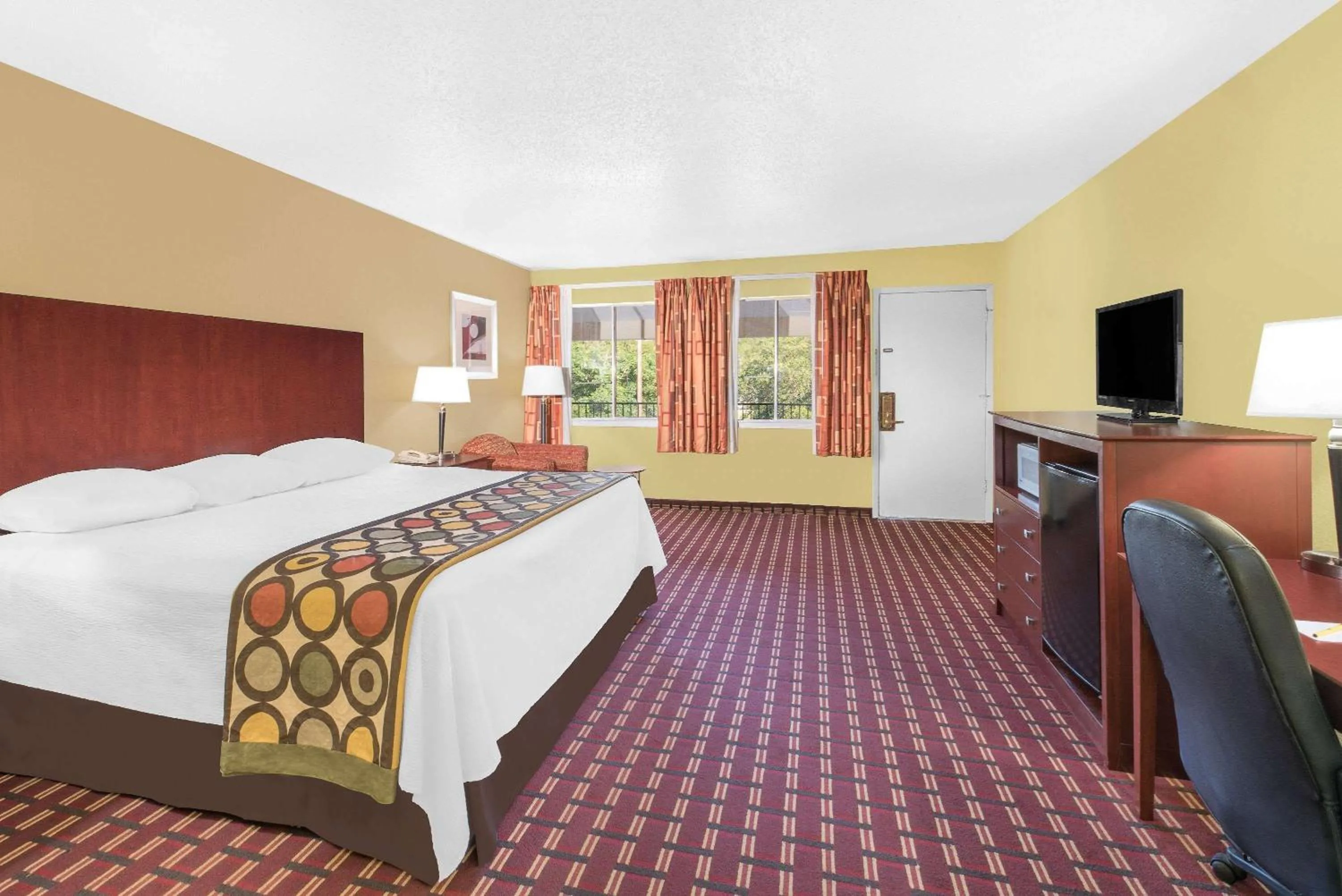 Photo of the whole room, Bed in Super 8 by Wyndham Kerrville TX