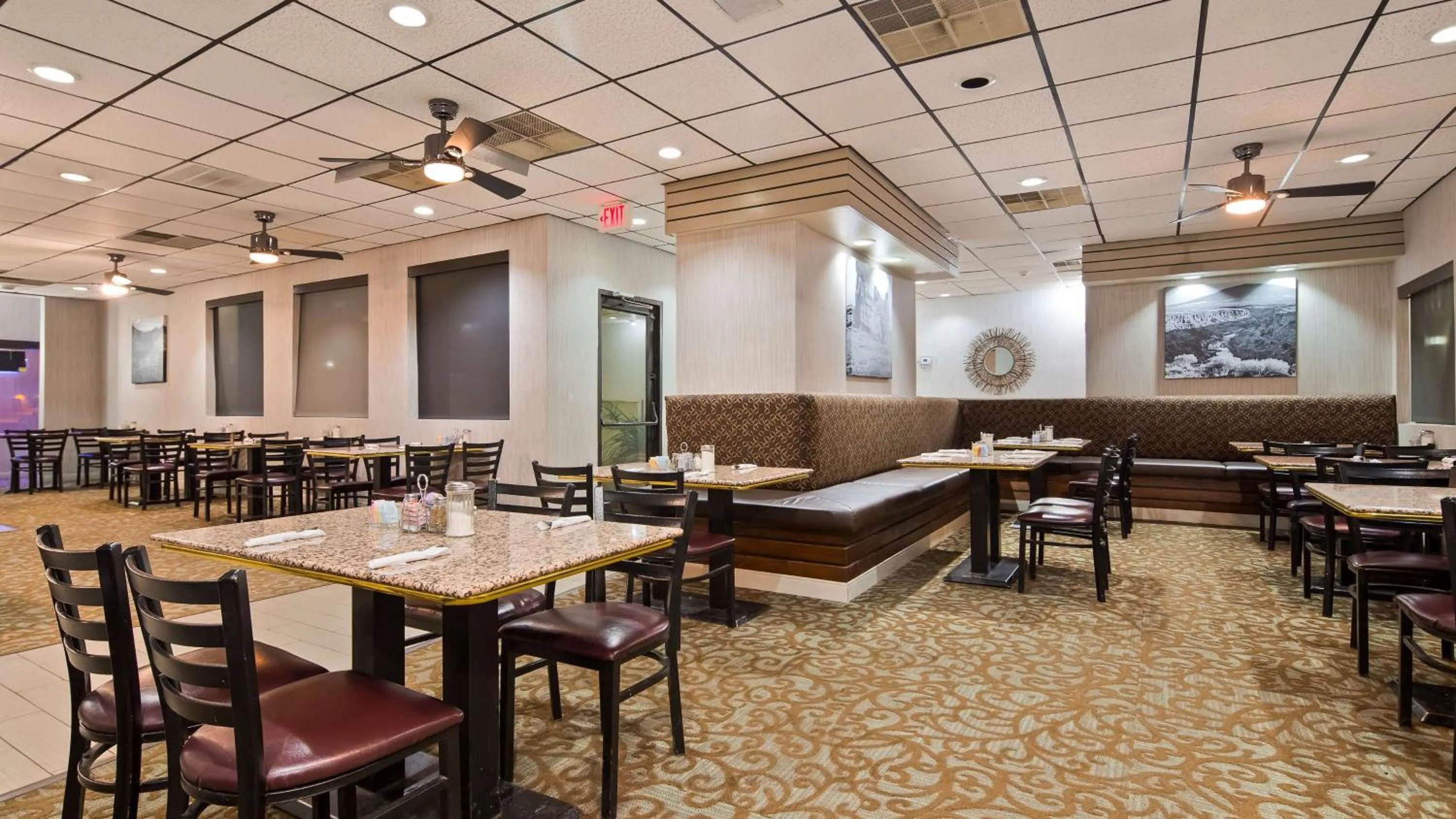 Breakfast in Best Western Pecos Inn