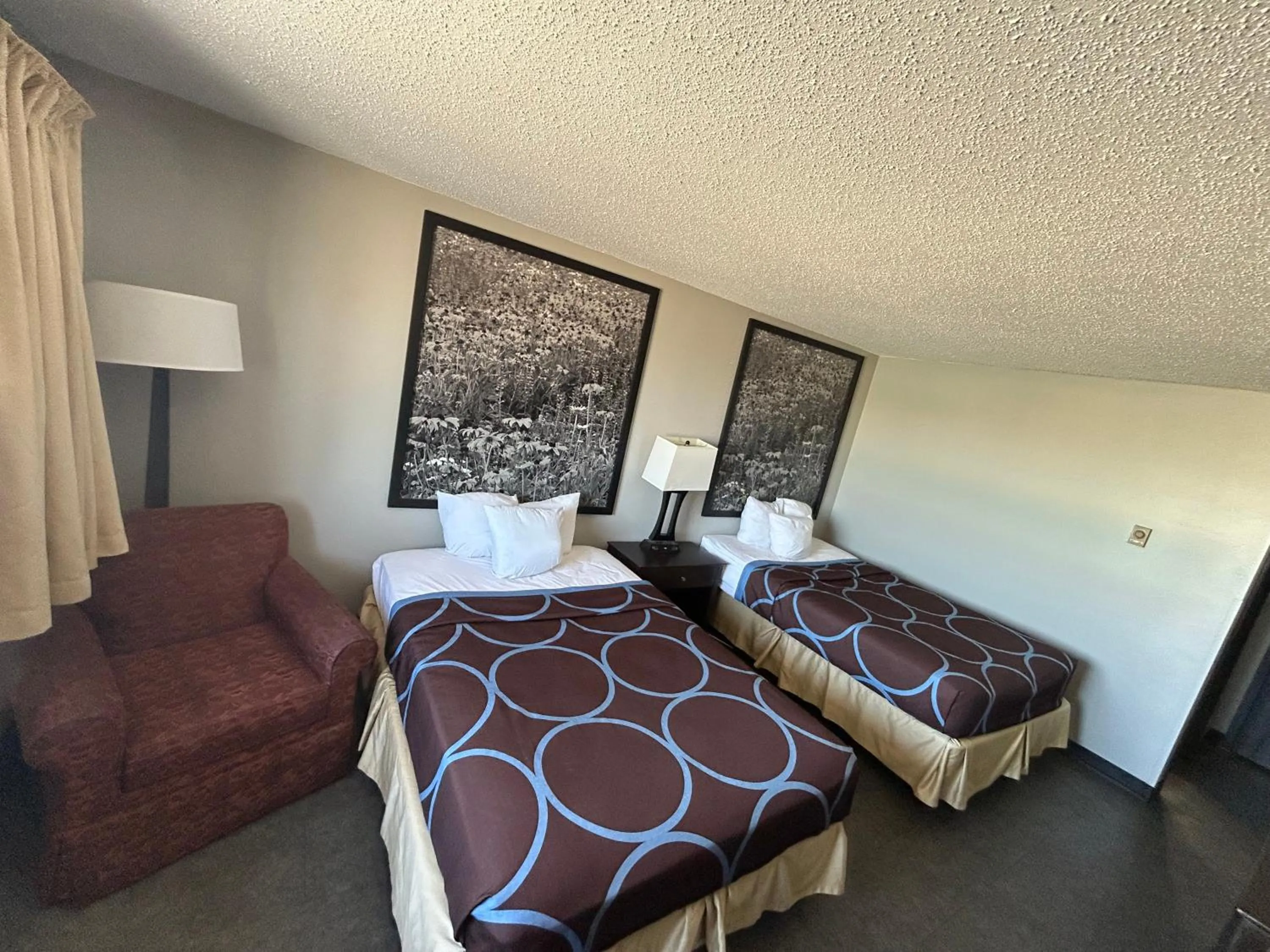 Bed in Super 8 by Wyndham Williston ND