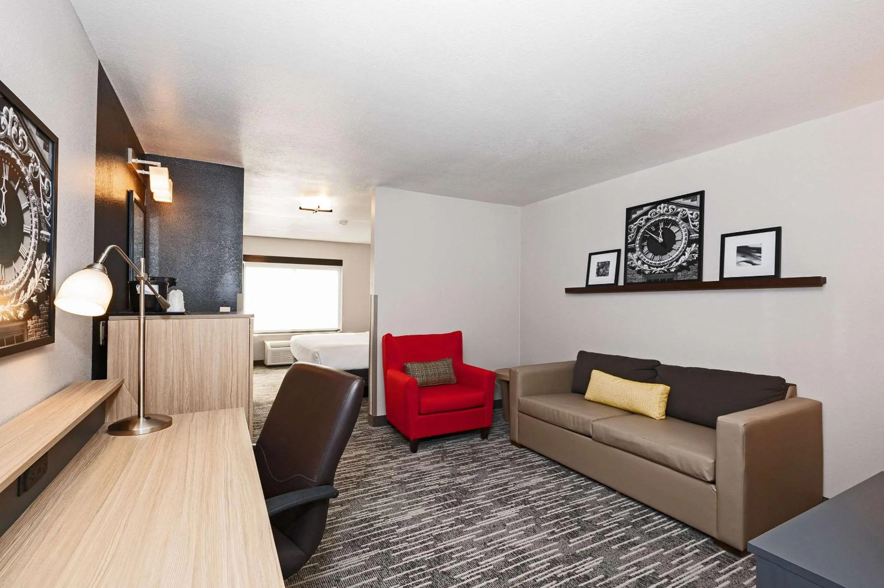 Bedroom in Country Inn & Suites by Radisson, Bloomington-Normal Airport, IL