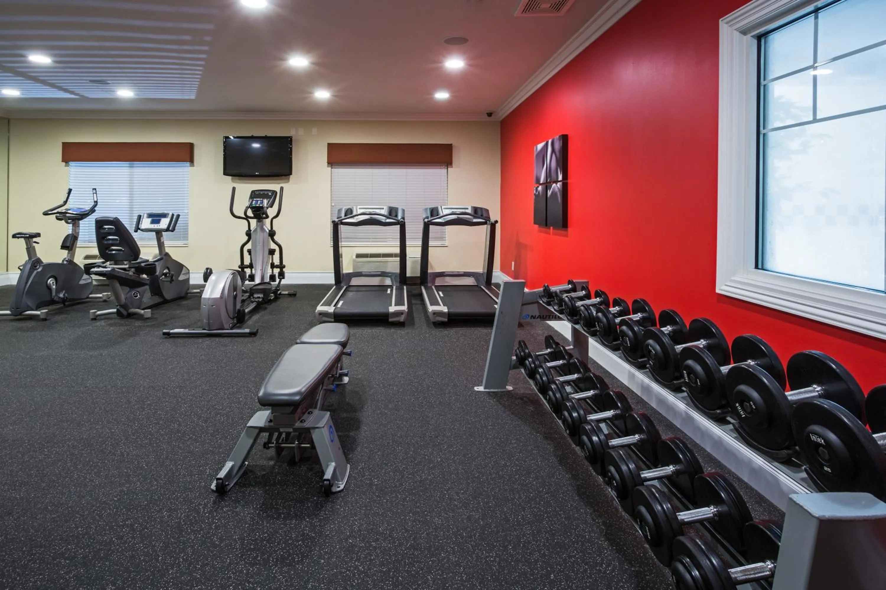 Fitness centre/facilities in Country Inn & Suites by Radisson, Bloomington-Normal Airport, IL