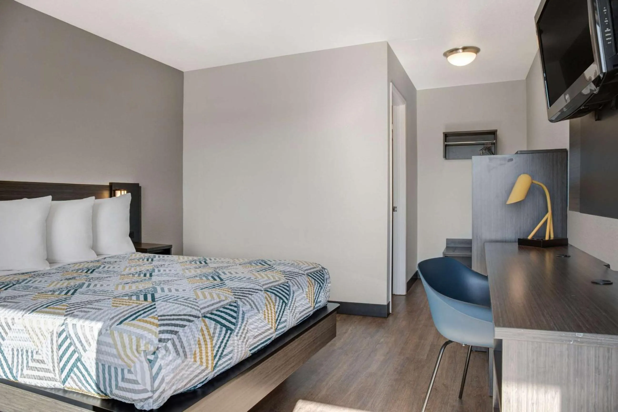 Bedroom, Bed in Motel 6-Carson City, NV