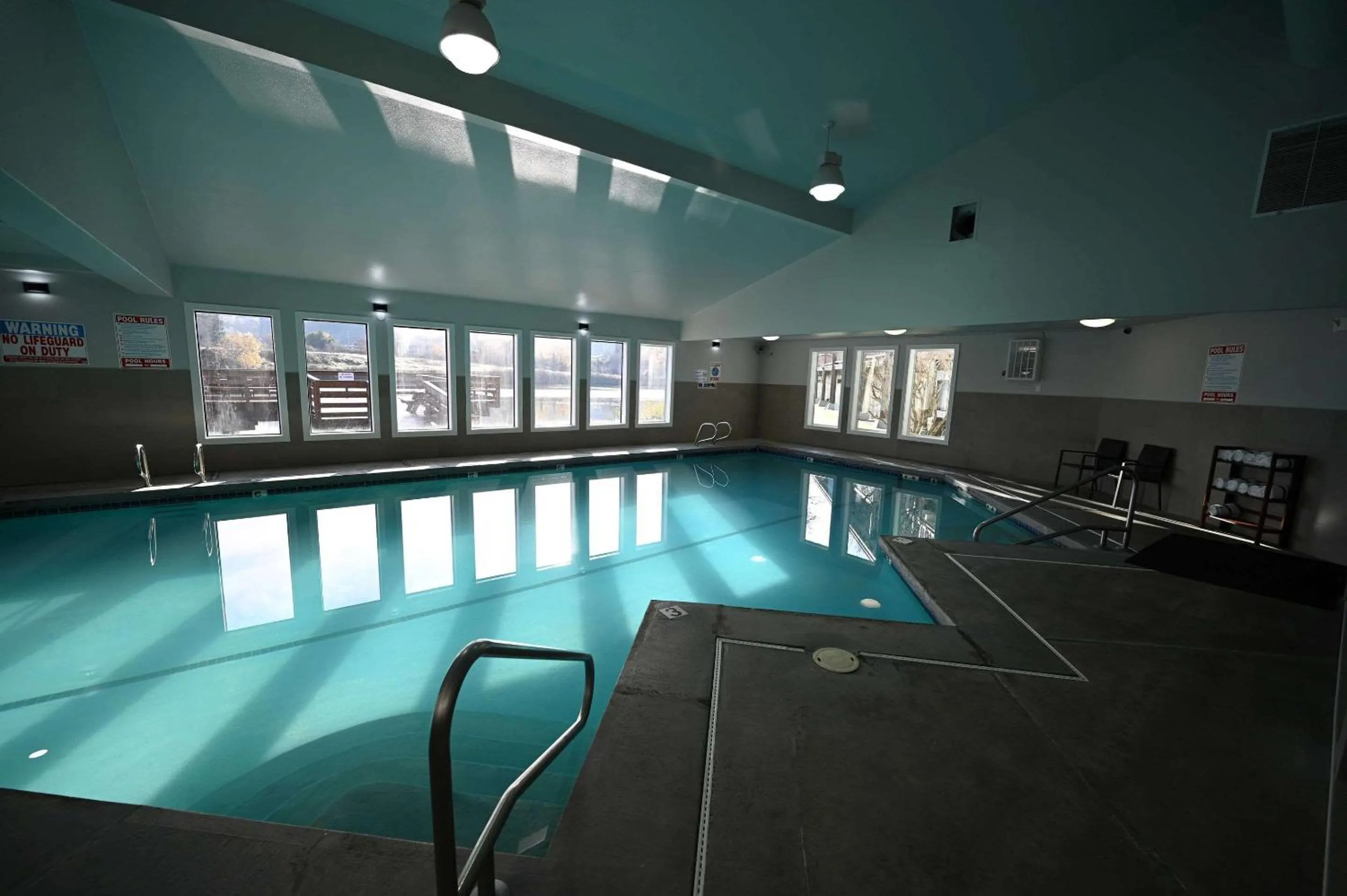 Swimming pool in Edgewater Inn and Suites, an Ascend Collection Hotel