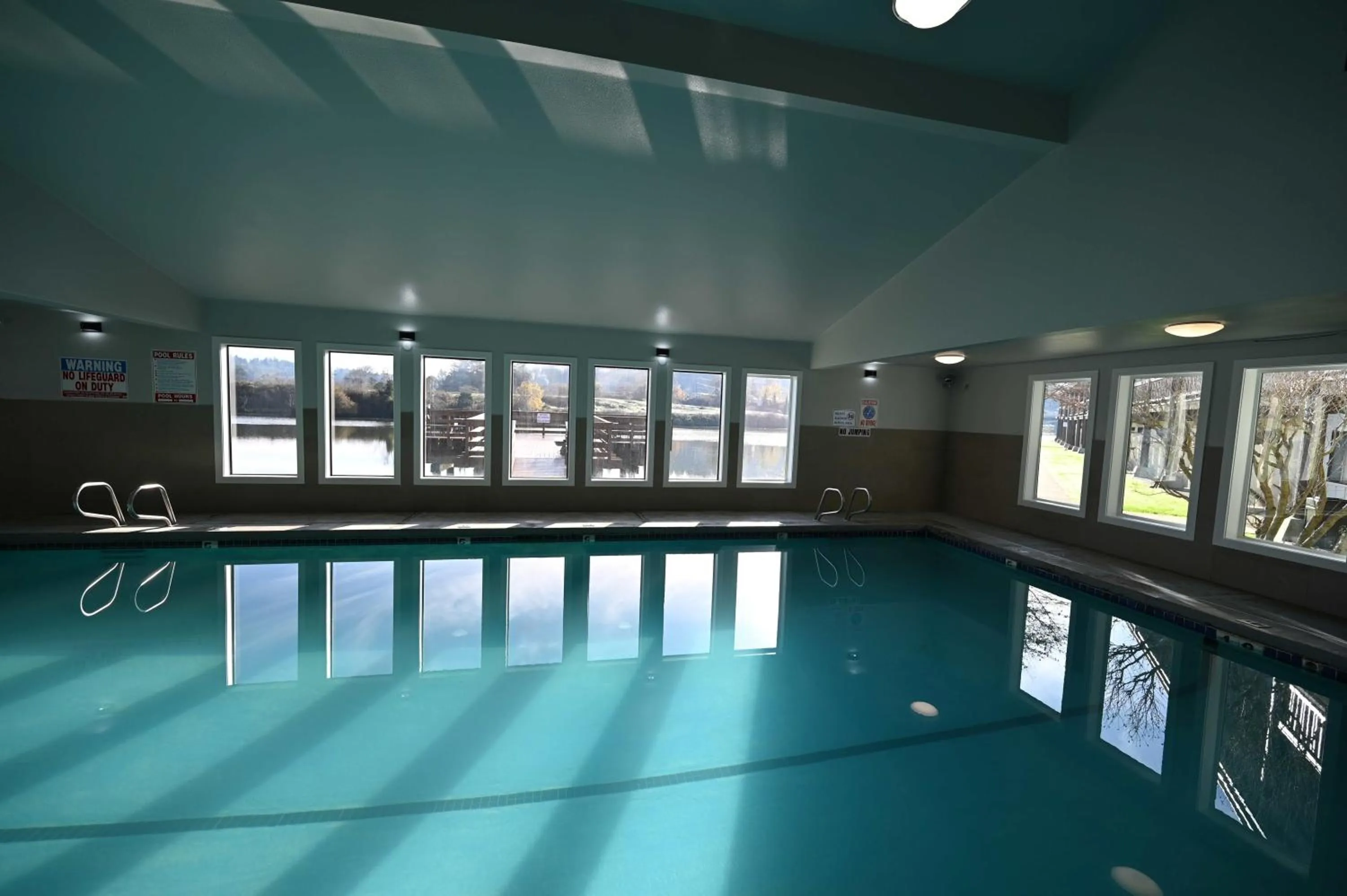 Edgewater Inn and Suites, an Ascend Collection Hotel