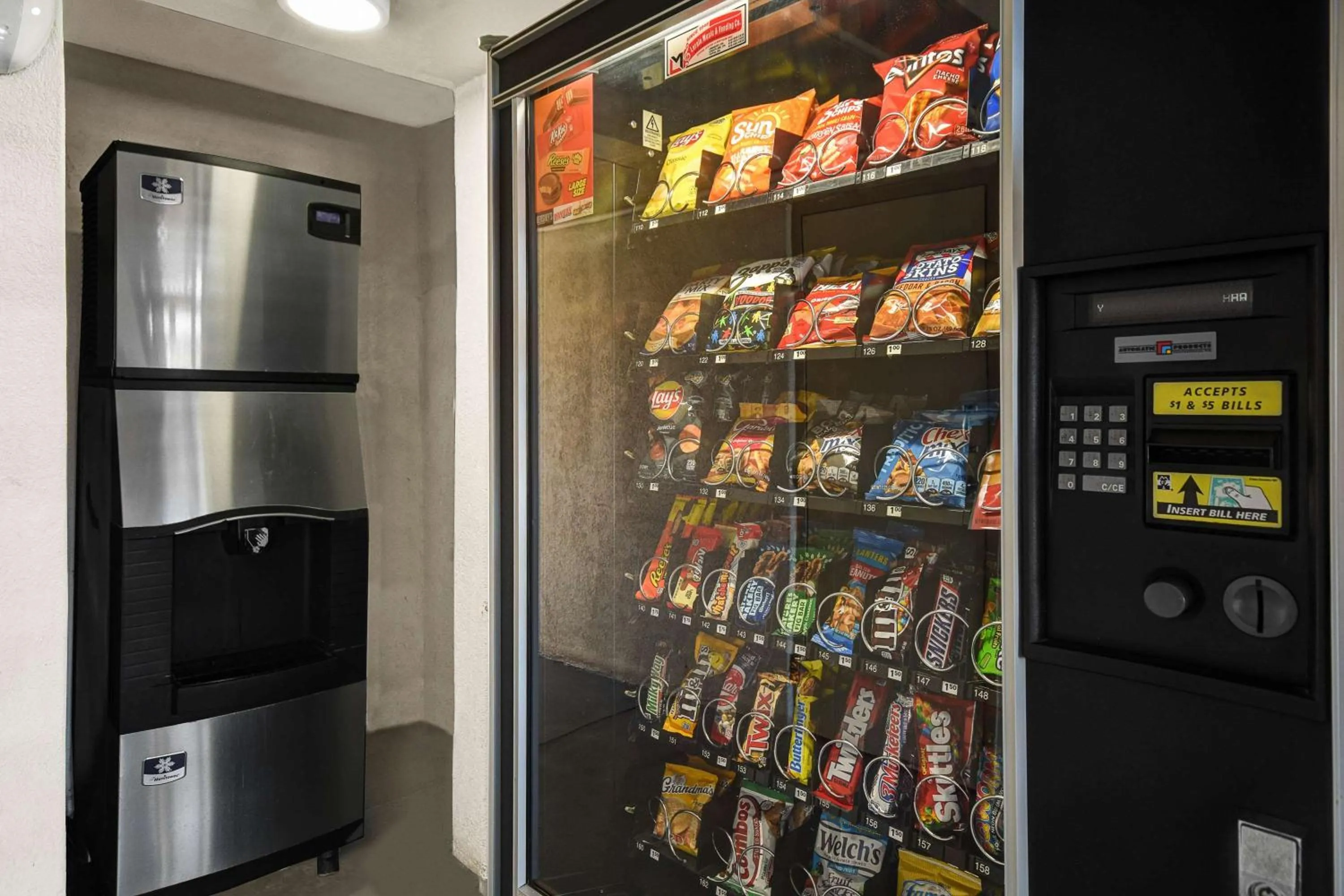 Property building in Motel 6-North Ridgeville, OH - Cleveland Intl Airport - N Ridgeville