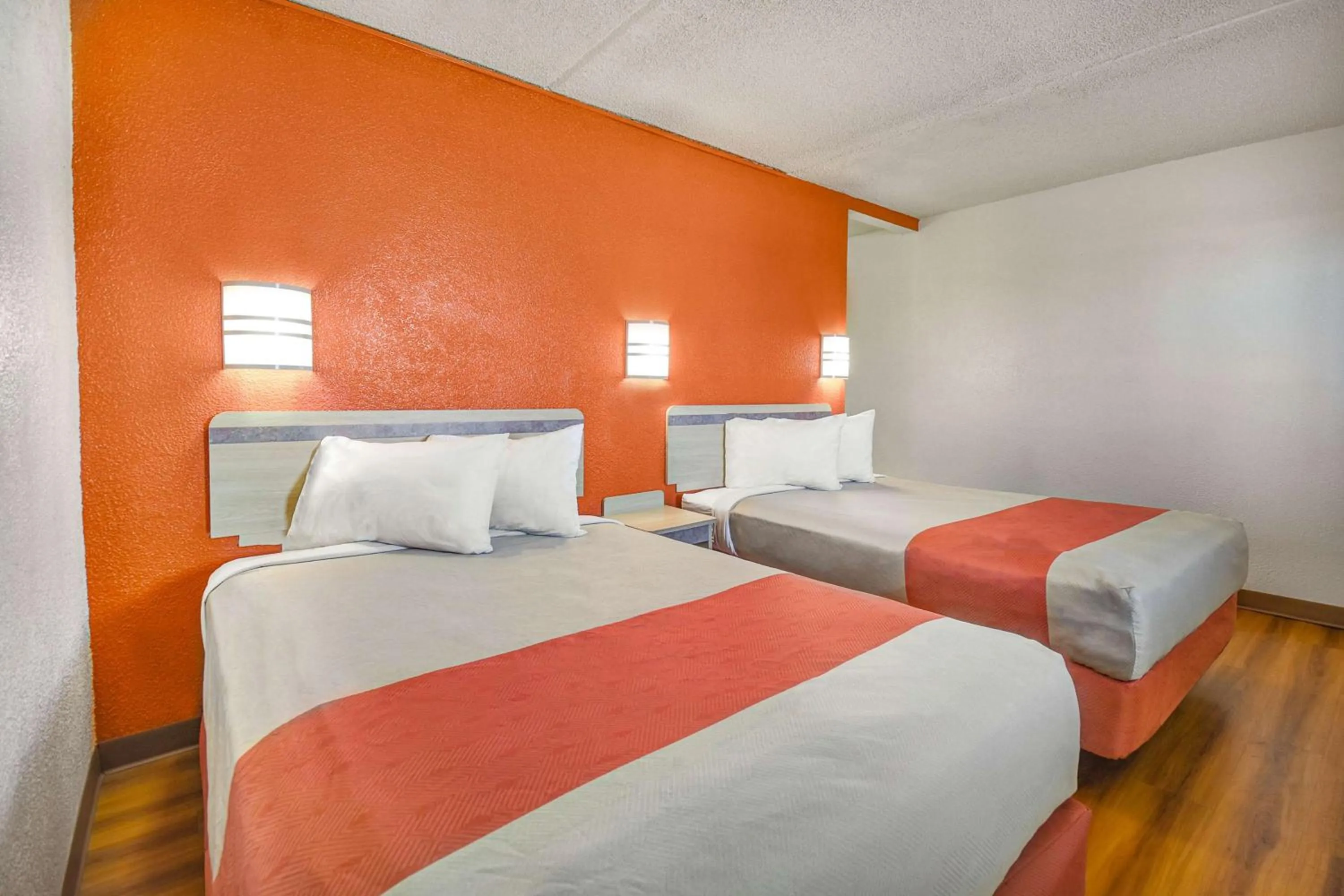 Photo of the whole room, Bed in Motel 6-North Ridgeville, OH - Cleveland Intl Airport - N Ridgeville