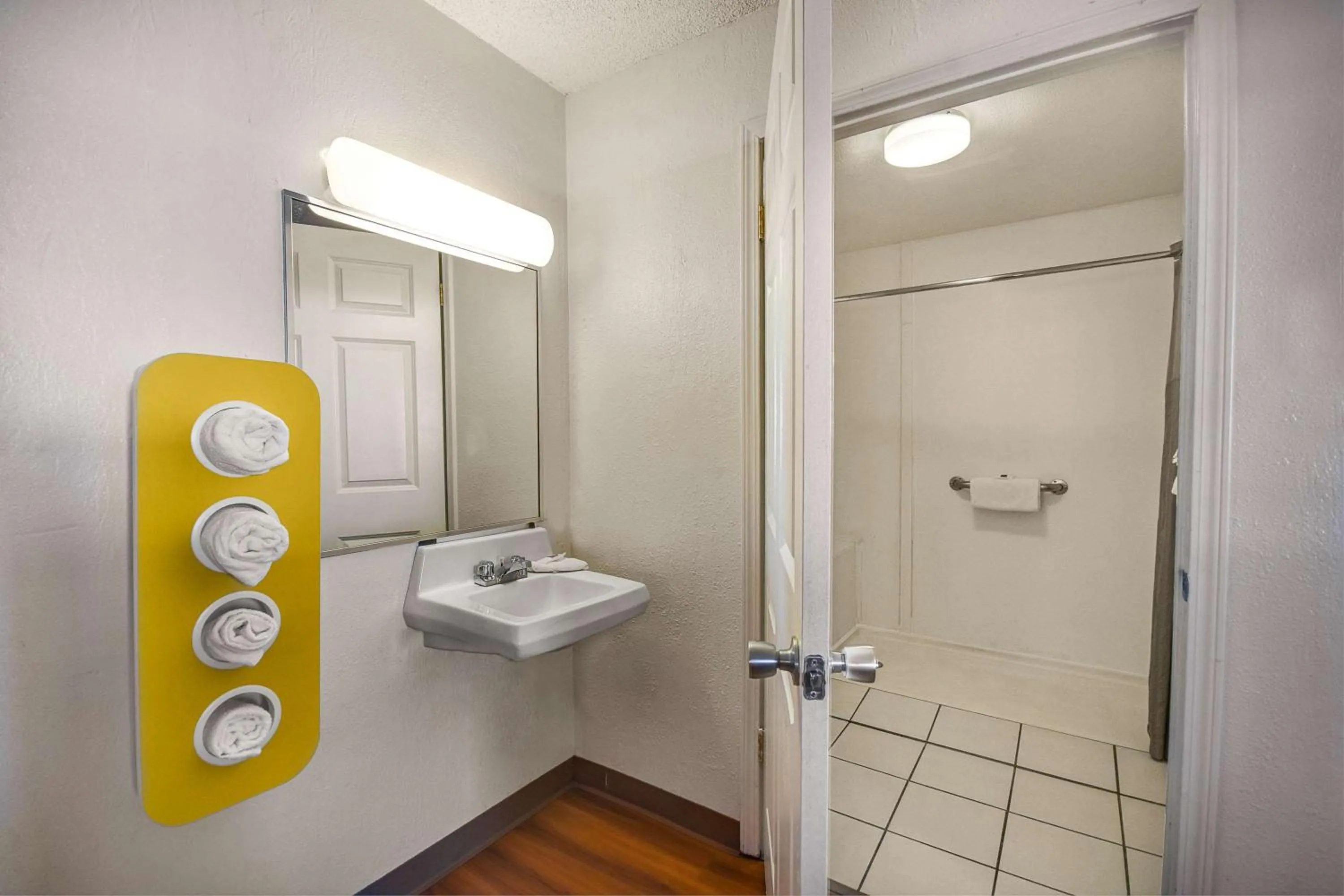 Photo of the whole room in Motel 6-North Ridgeville, OH - Cleveland Intl Airport - N Ridgeville