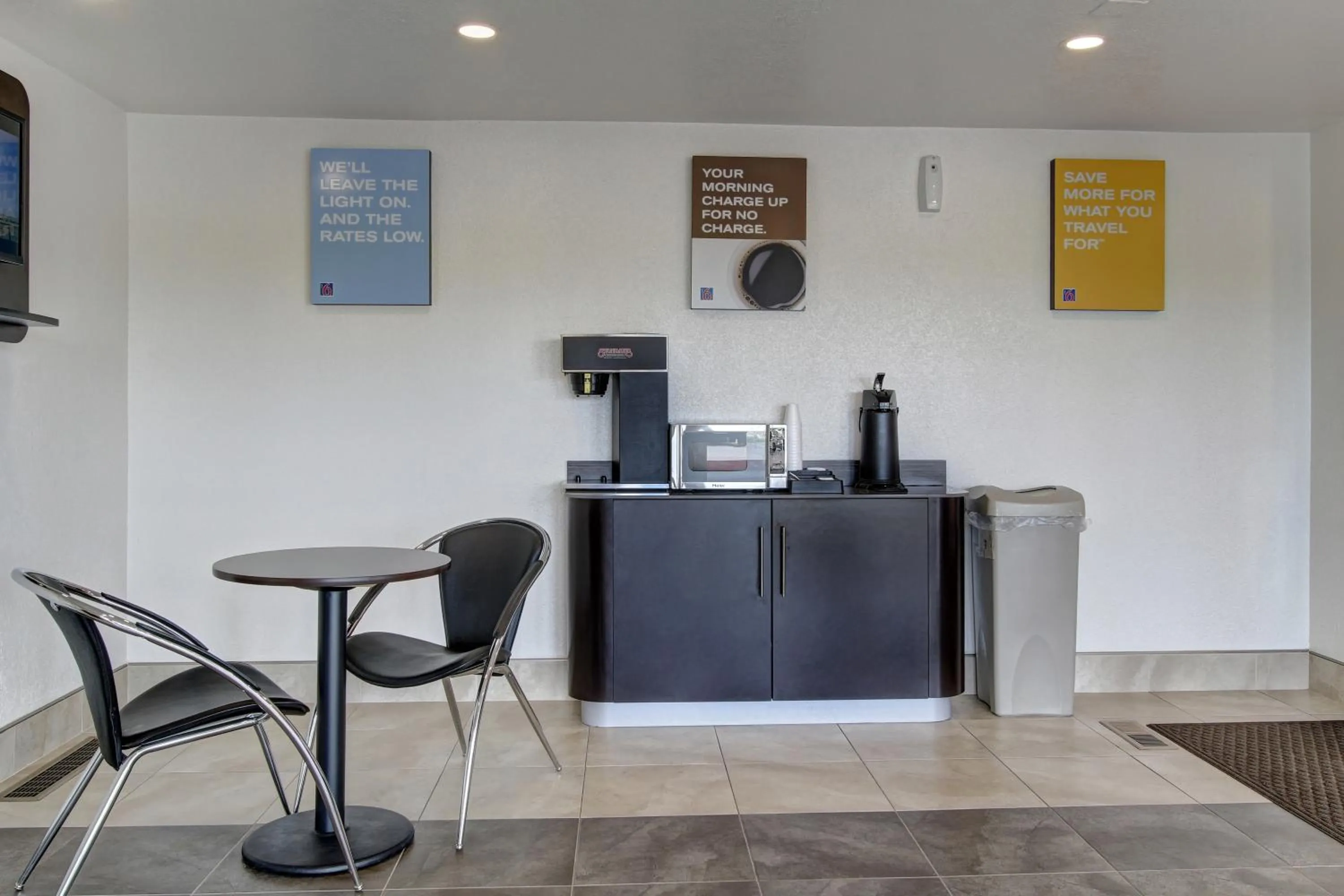 Lounge or bar in Motel 6-North Ridgeville, OH - Cleveland Intl Airport - N Ridgeville