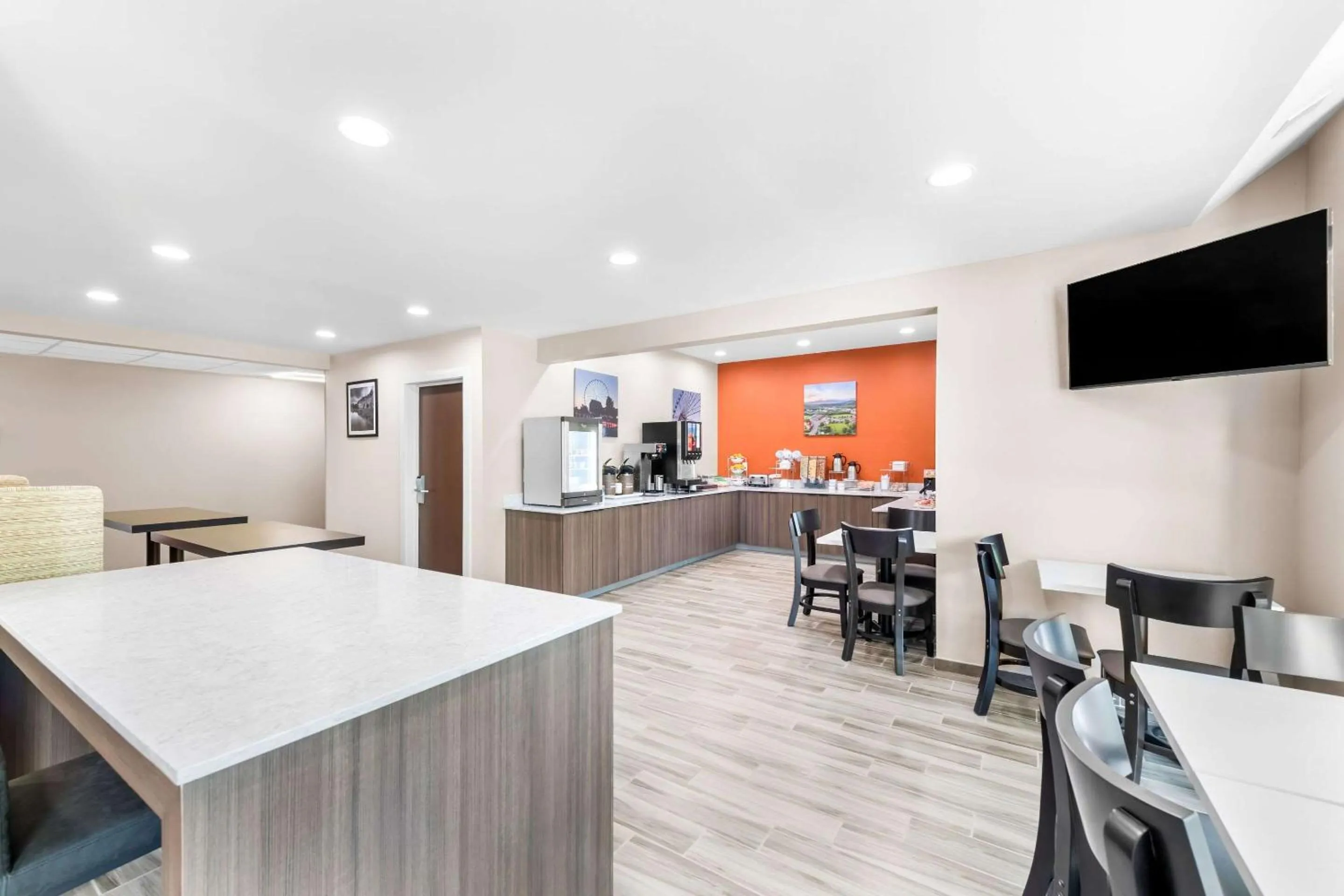 Breakfast in Sleep Inn & Suites Pigeon Forge Downtown