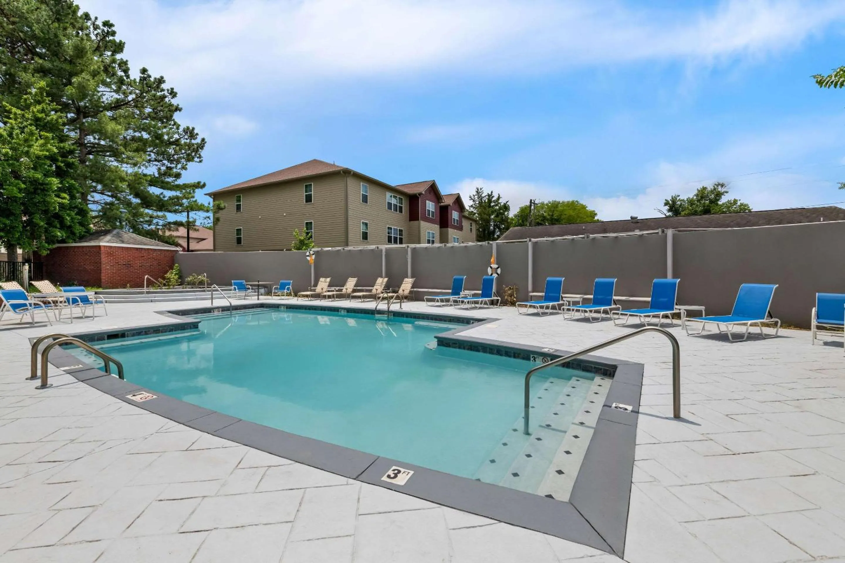 Swimming pool in Sleep Inn & Suites Pigeon Forge Downtown