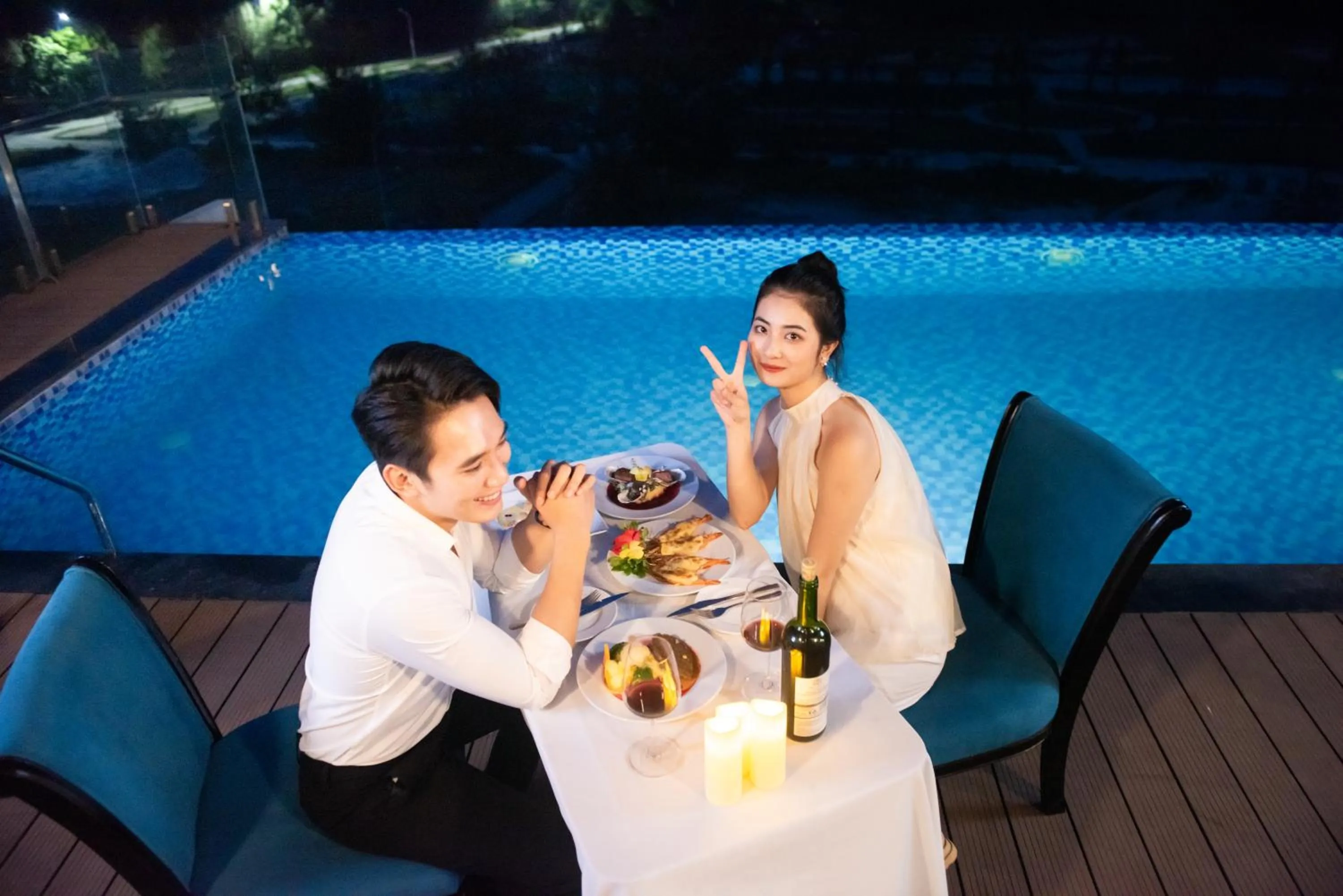 Restaurant/places to eat in Minh Chau Pearl Hotel & Spa - Quan Lan Island