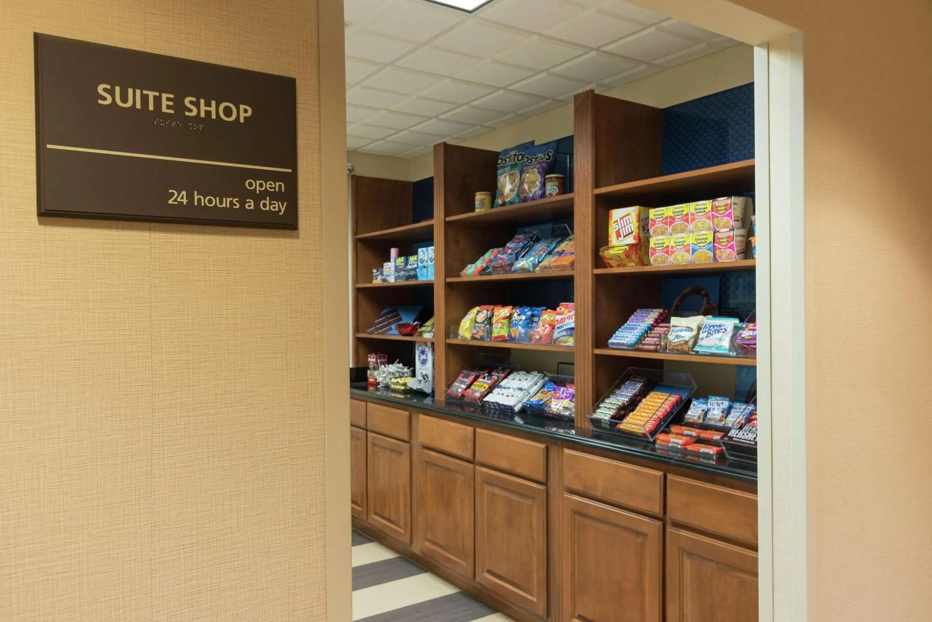 Restaurant/places to eat in Hampton Inn & Suites Fremont