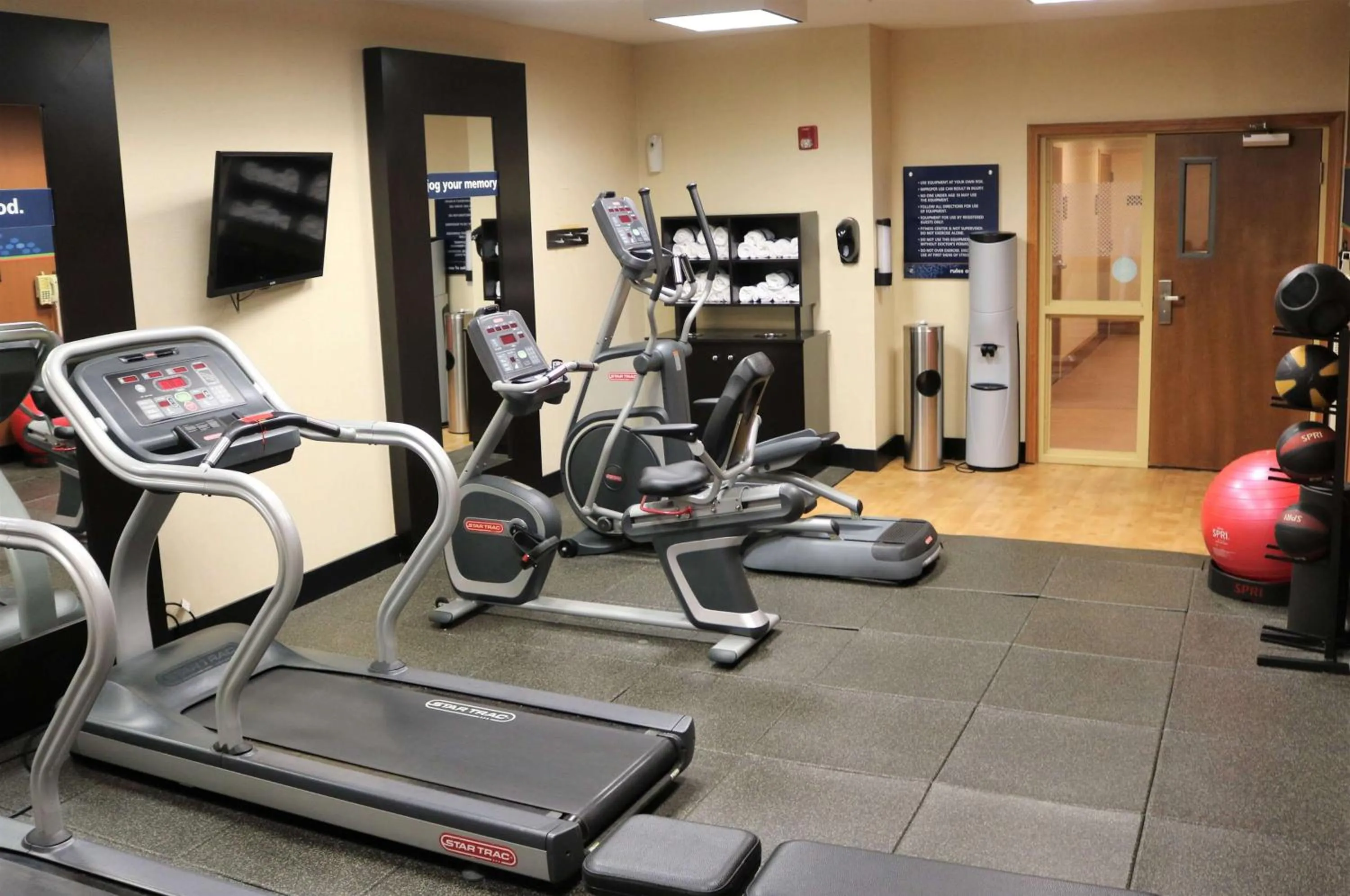 Fitness centre/facilities in Hampton Inn & Suites Fremont