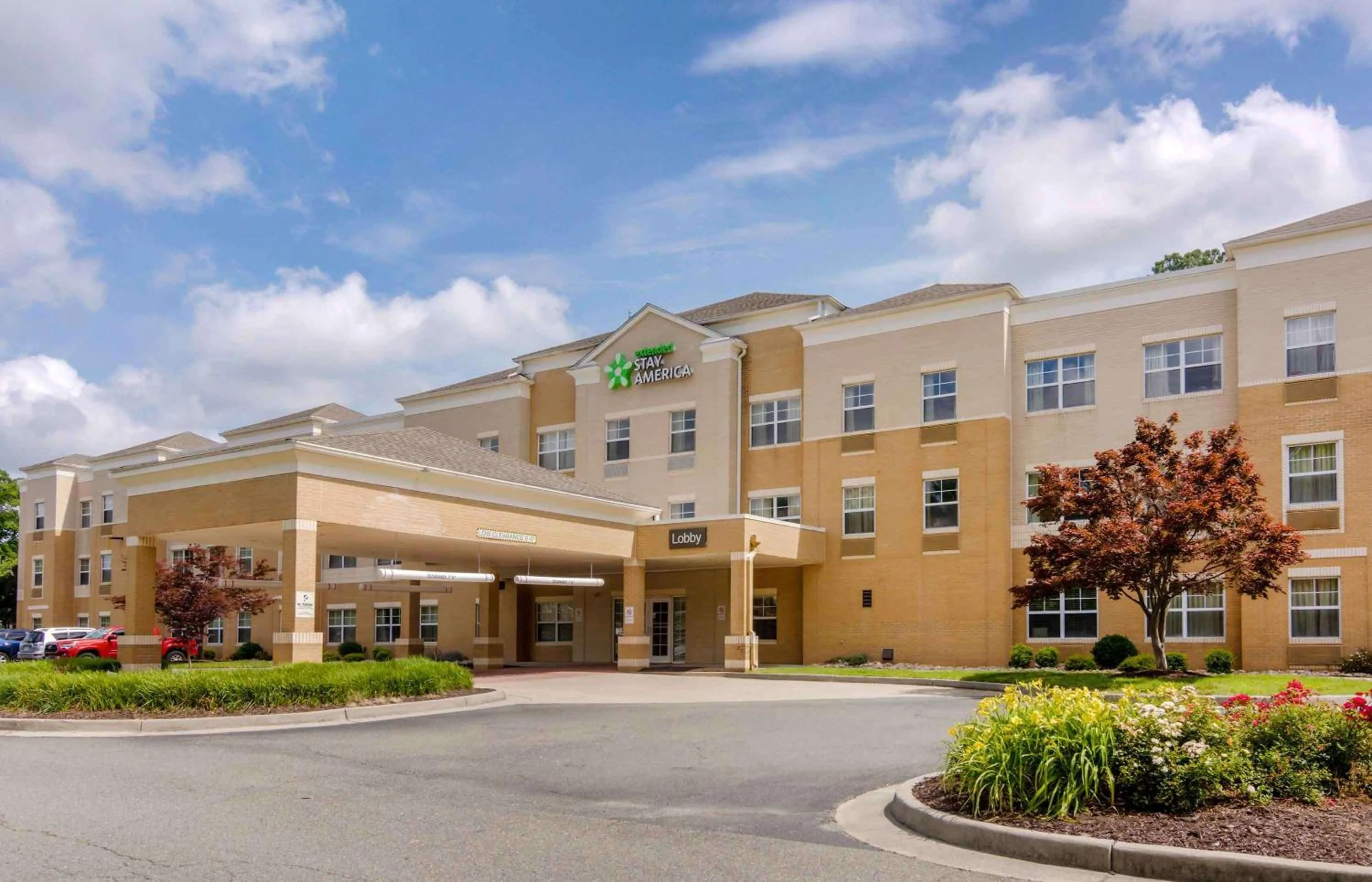 Property building in Extended Stay America Suites - Richmond - W Broad Street - Glenside - North