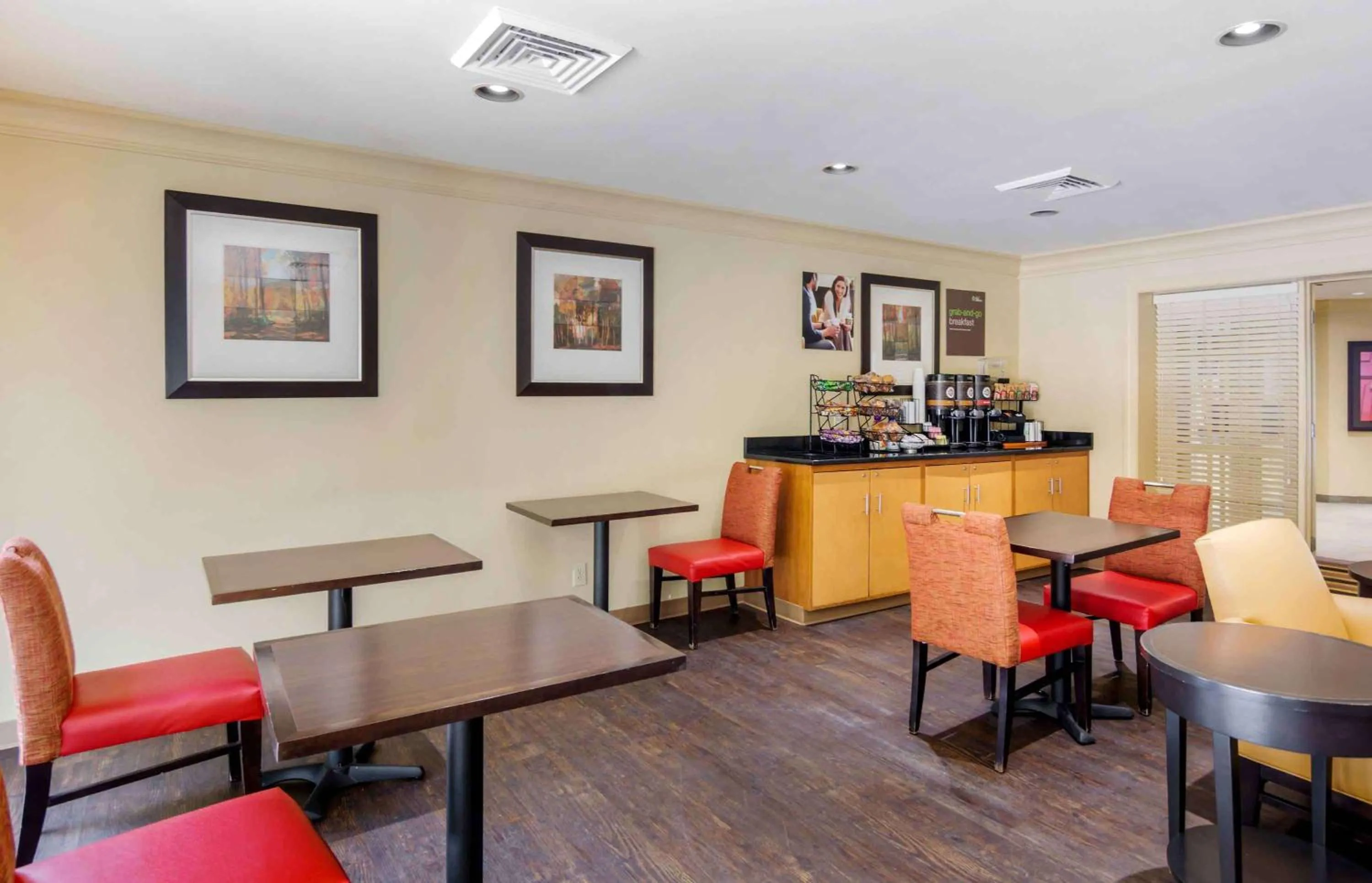 Breakfast in Extended Stay America Suites - Richmond - W Broad Street - Glenside - North