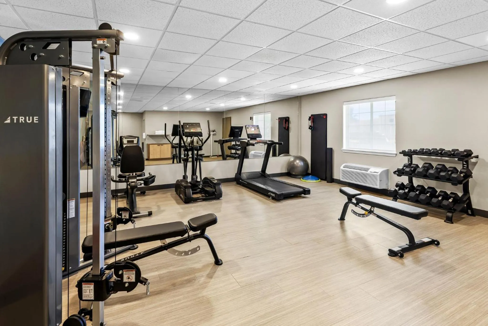 Fitness centre/facilities in Candlewood Victoria by IHG