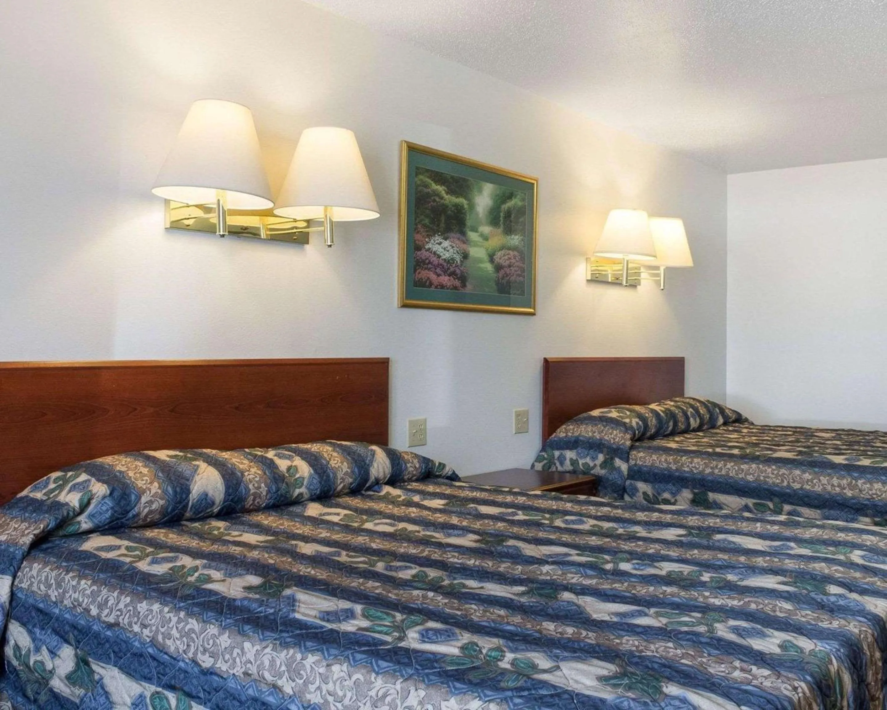 Photo of the whole room, Bed in Rodeway Inn West Fargo Main Ave