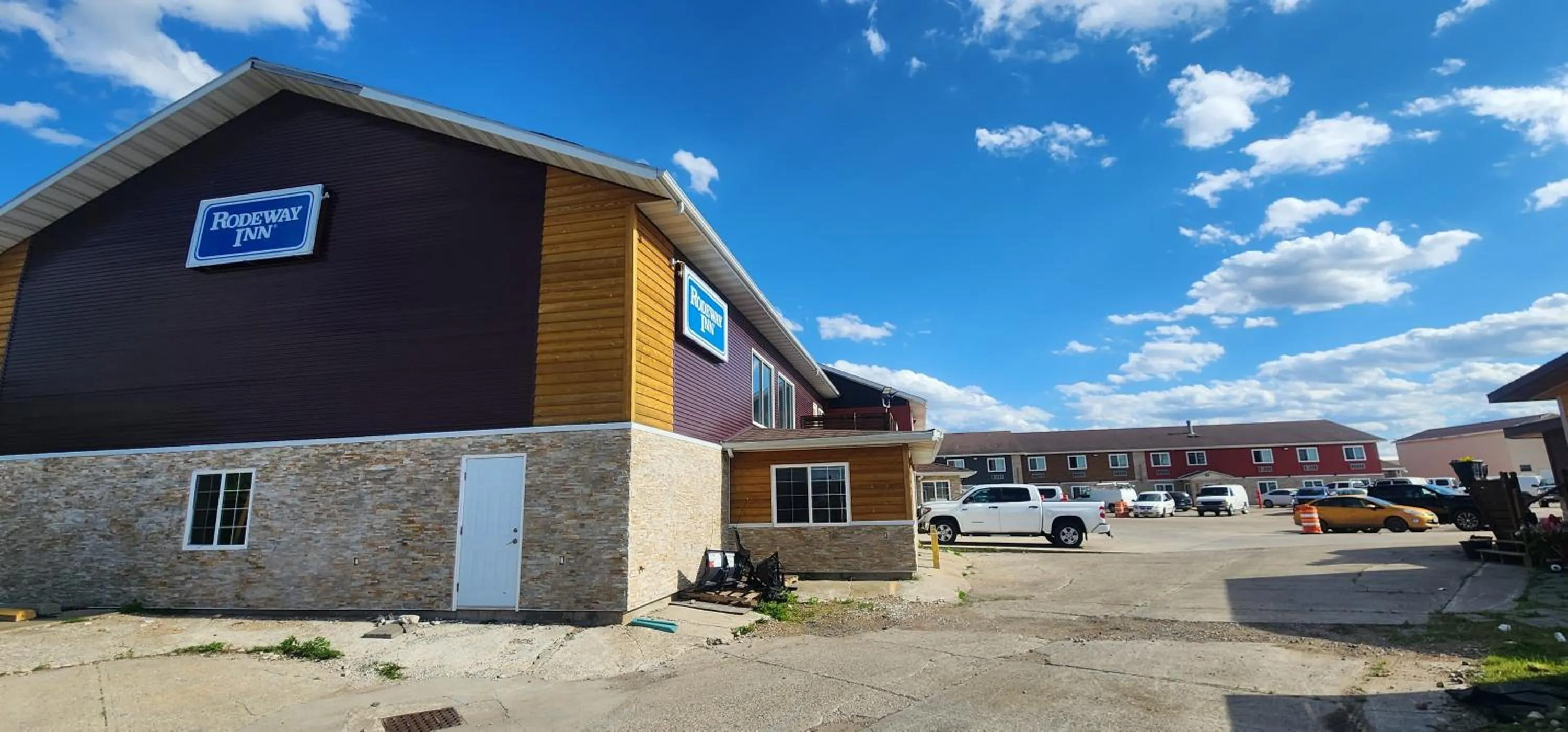 Property building in Rodeway Inn West Fargo Main Ave