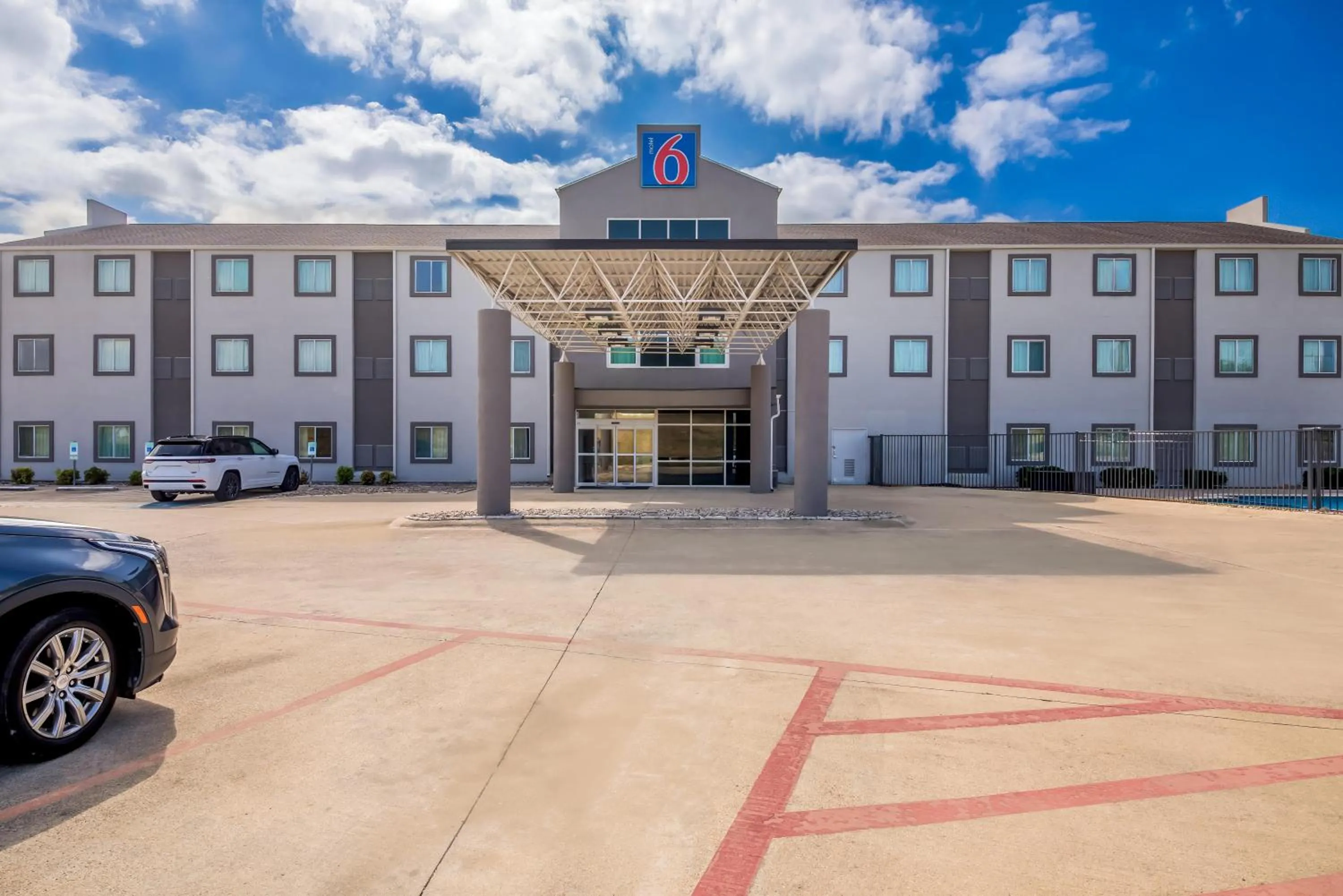 Property building in Motel 6-Killeen, TX
