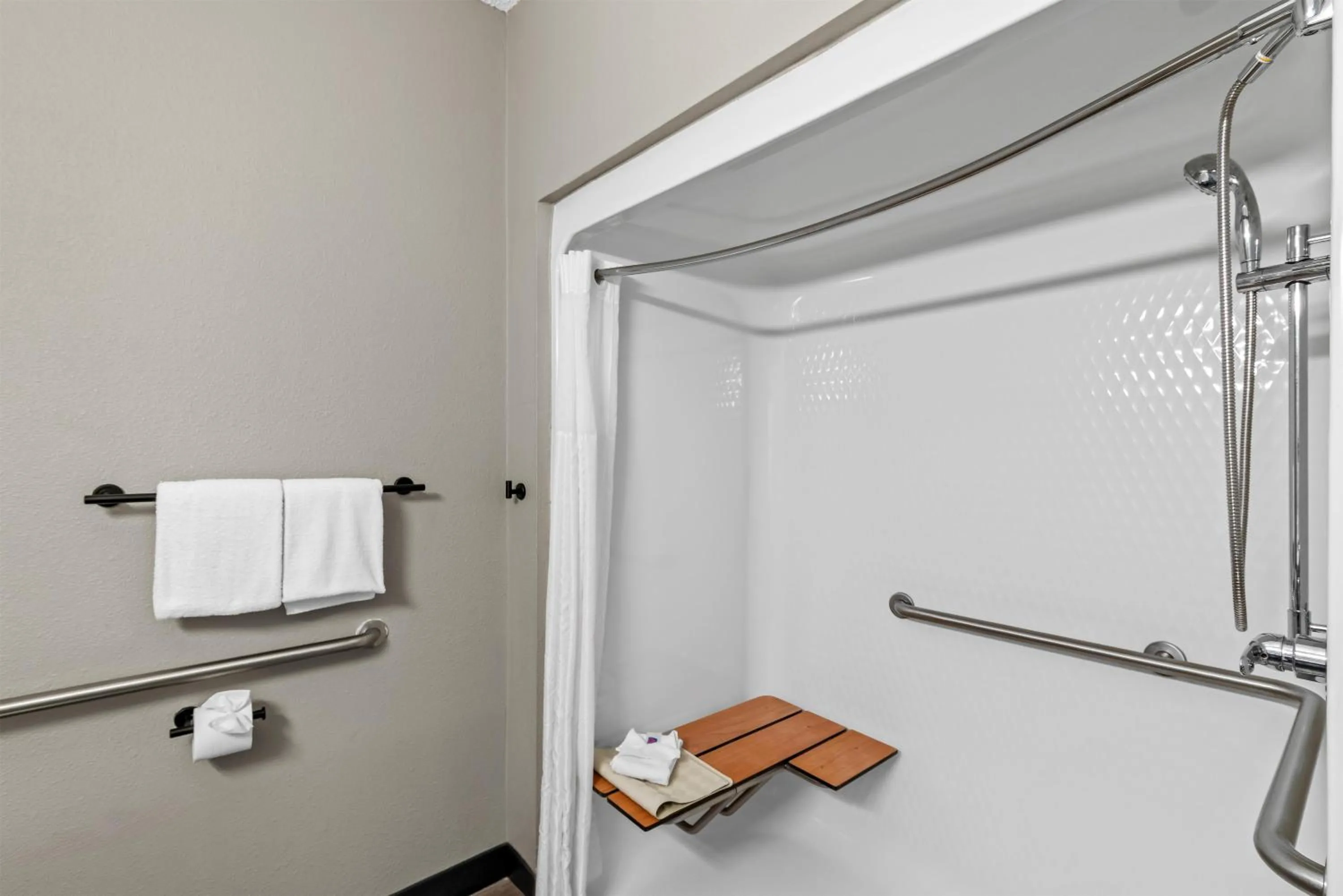 Bathroom in Motel 6-Killeen, TX