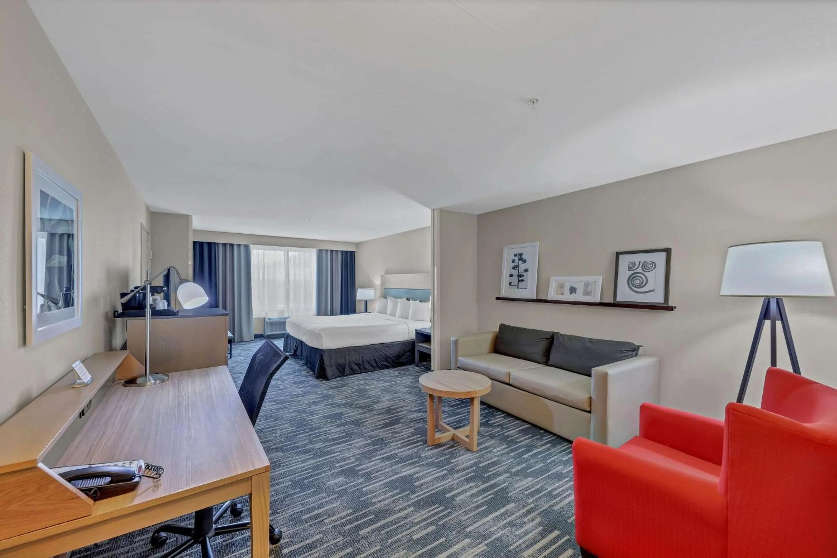 Bedroom, Bed in Country Inn & Suites by Radisson, Braselton, GA