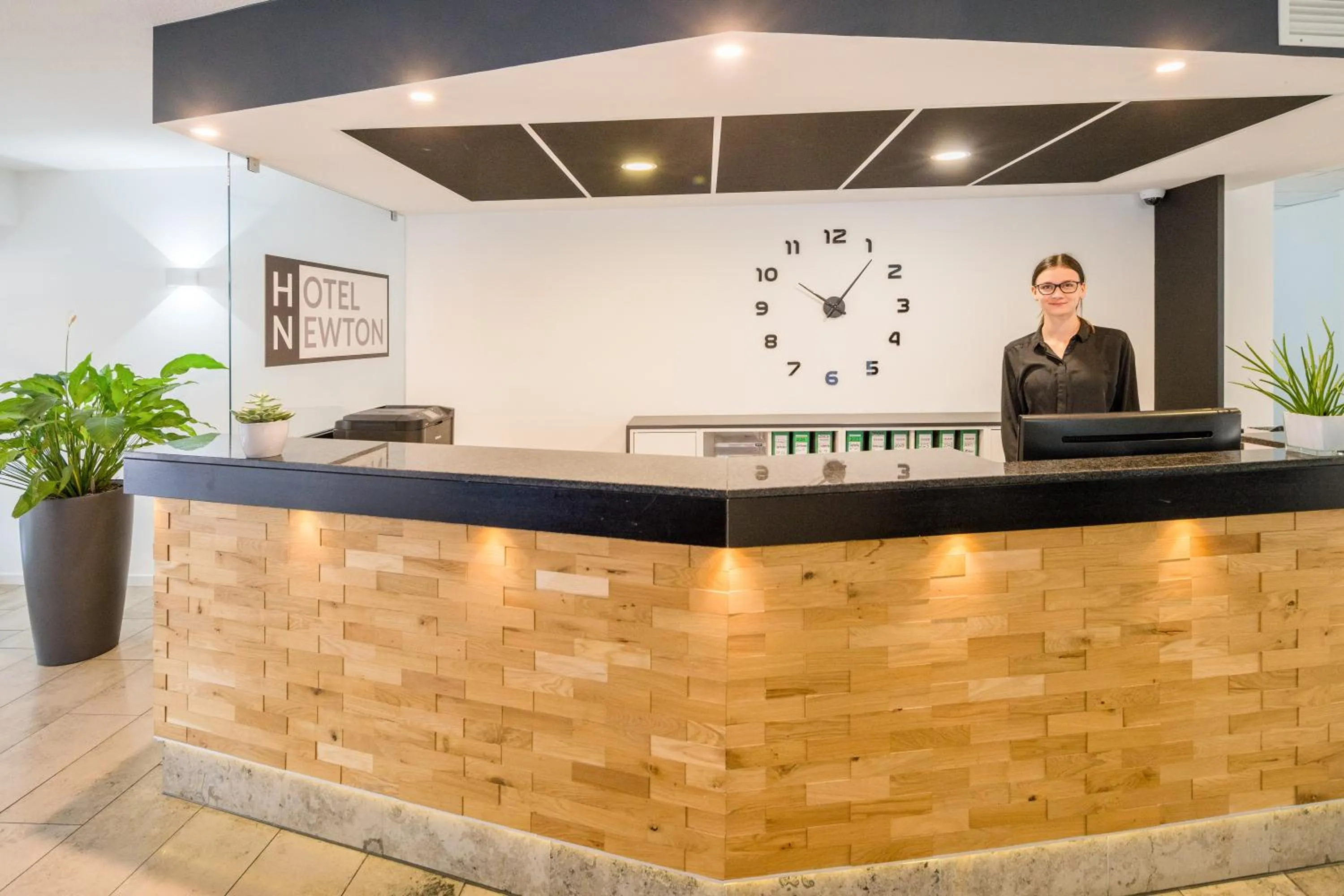 Lobby or reception in Hotel Newton Ludwigshafen