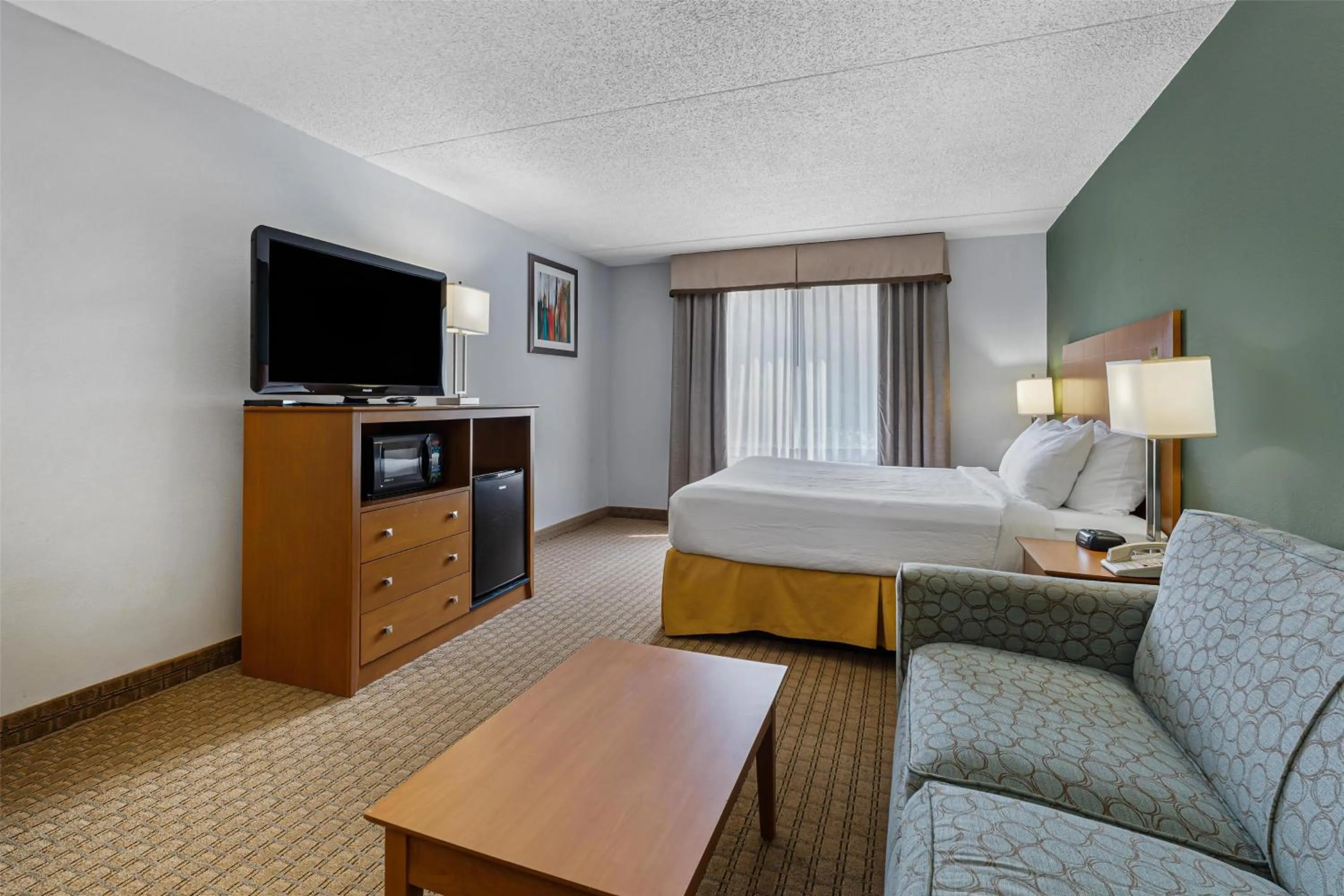 Bedroom, Bed in Best Western Garden Inn