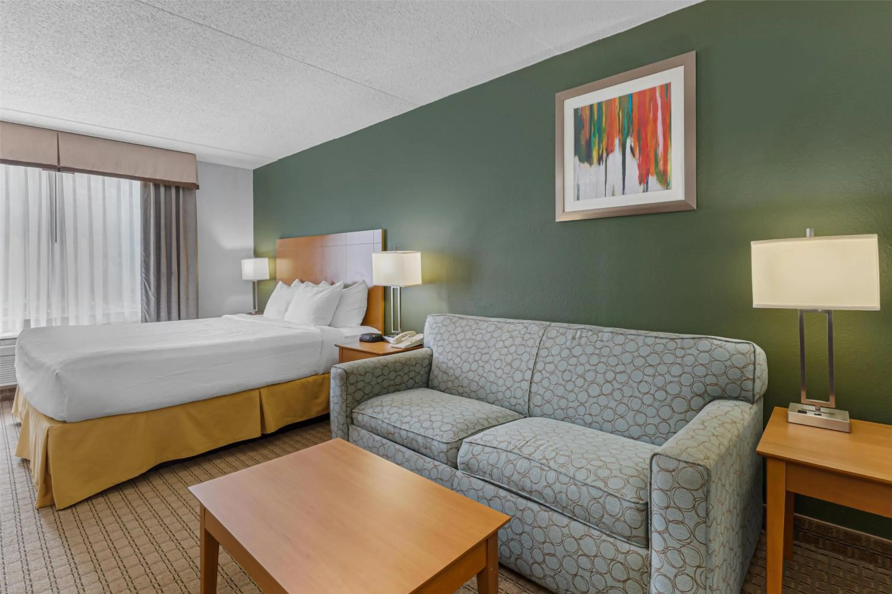 Bedroom, Bed in Best Western Garden Inn