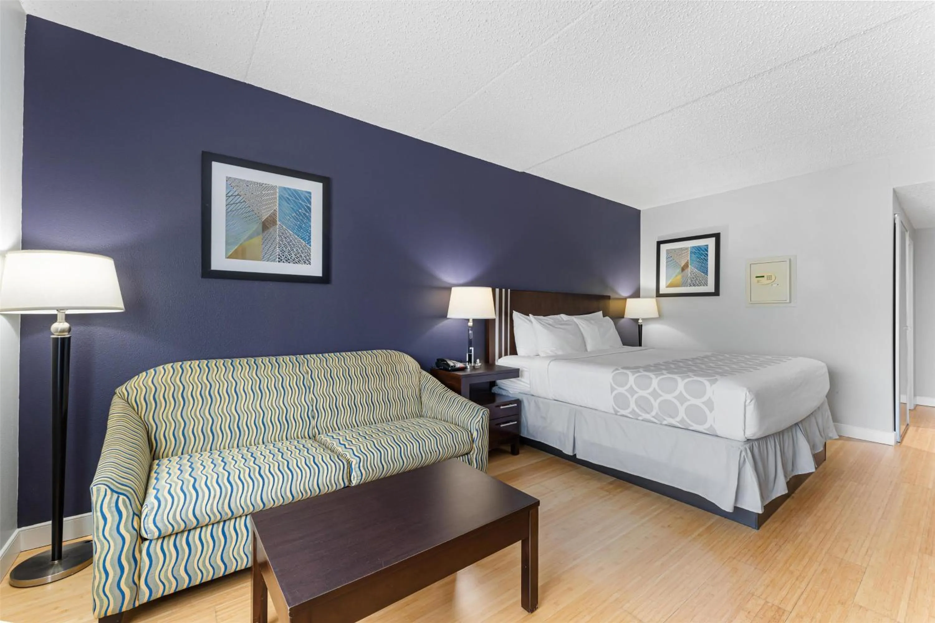 Bedroom, Bed in Best Western Garden Inn