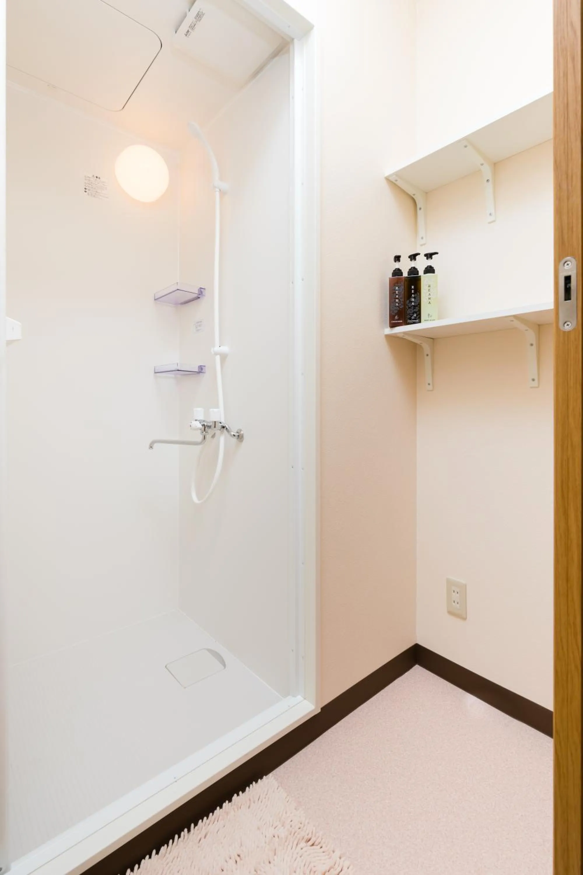 Shower in ABC Guest House 1F 泉佐野五分