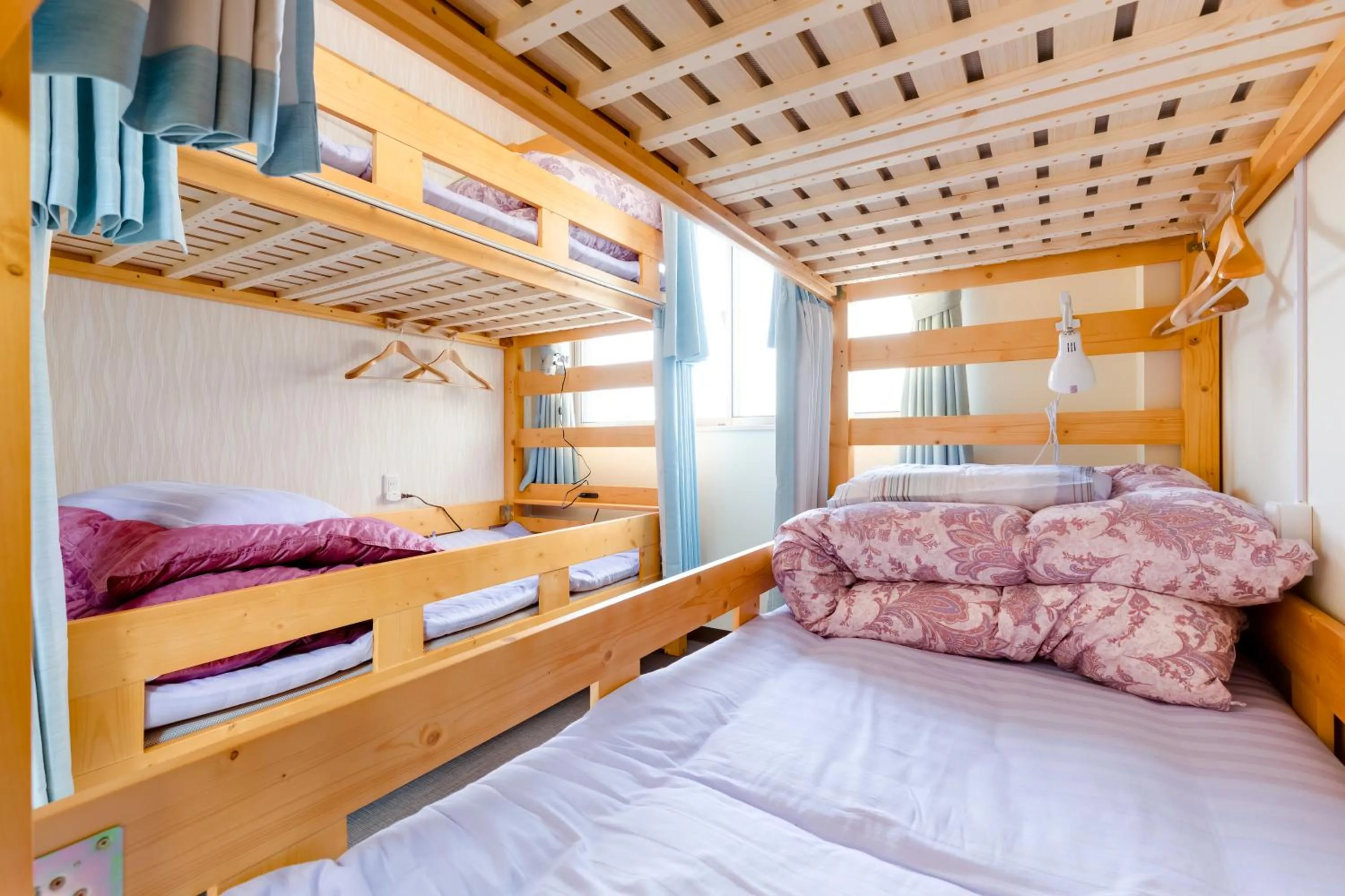 Bed in ABC Guest House 1F 泉佐野五分