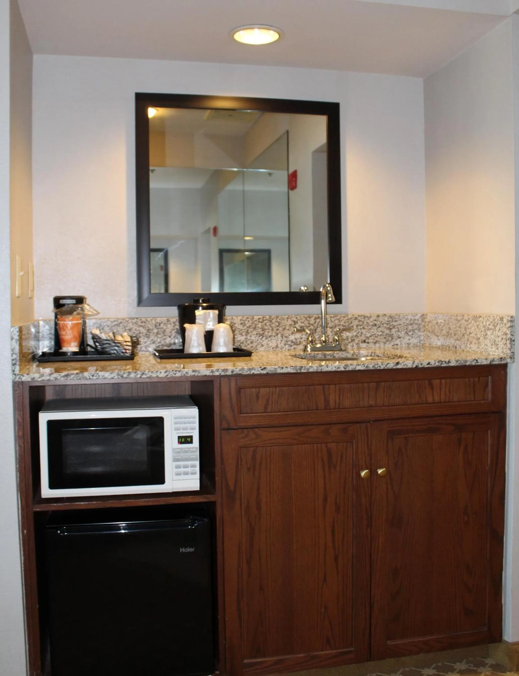 minibar in Country Inn & Suites by Radisson, Gettysburg, PA