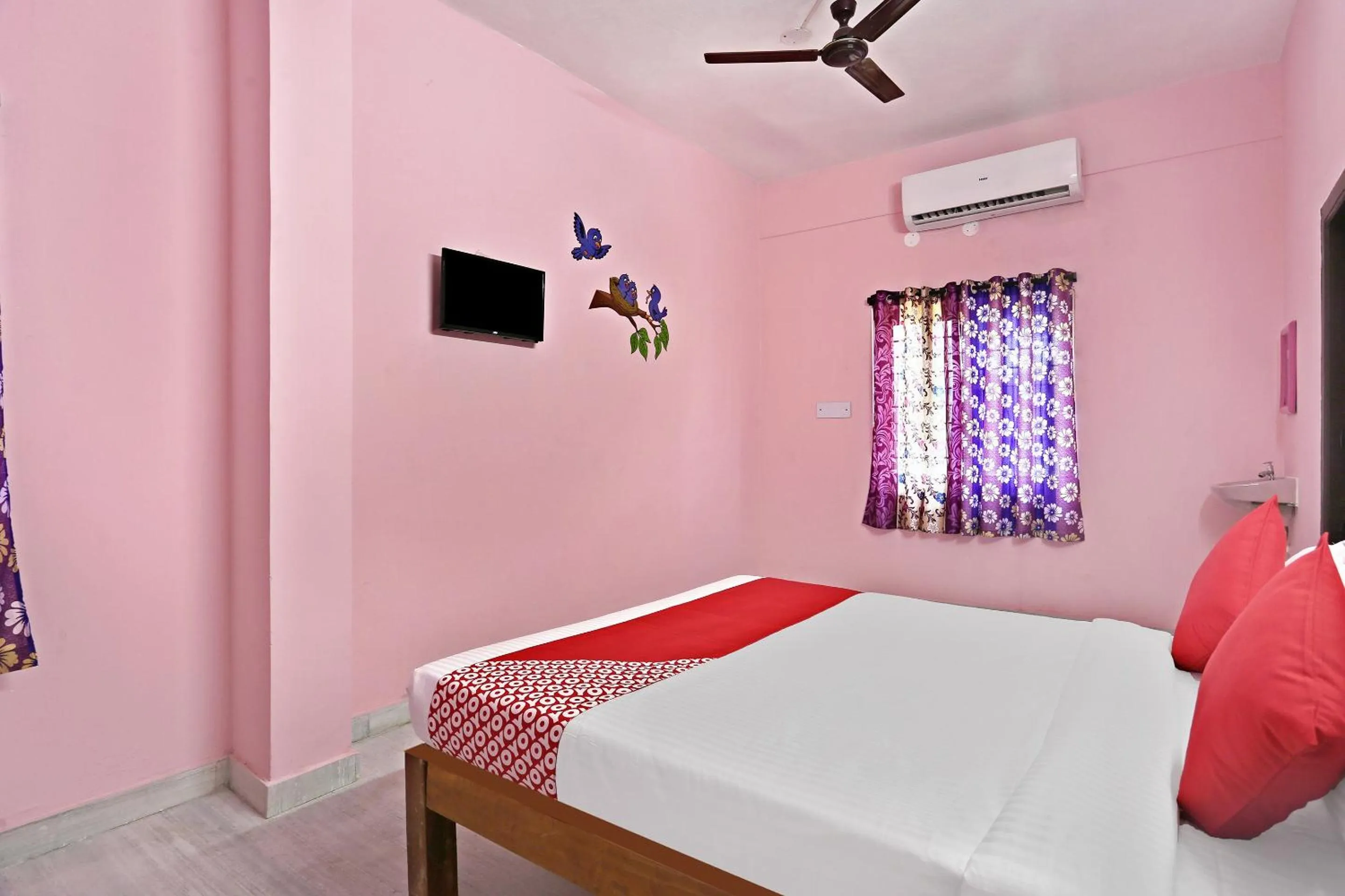 Bedroom, Bed in Hotel O Happi Stay Inn