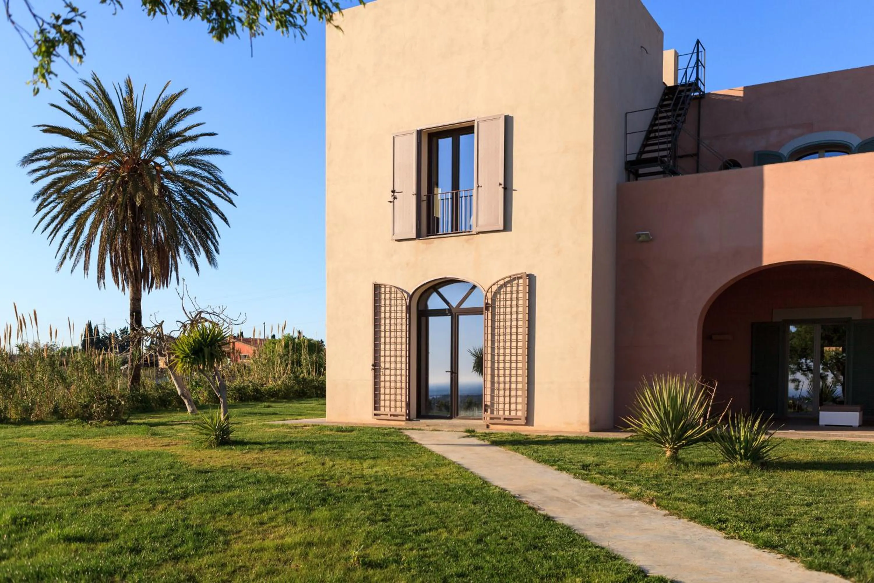 Property building in Torre Bonera. Green Resort