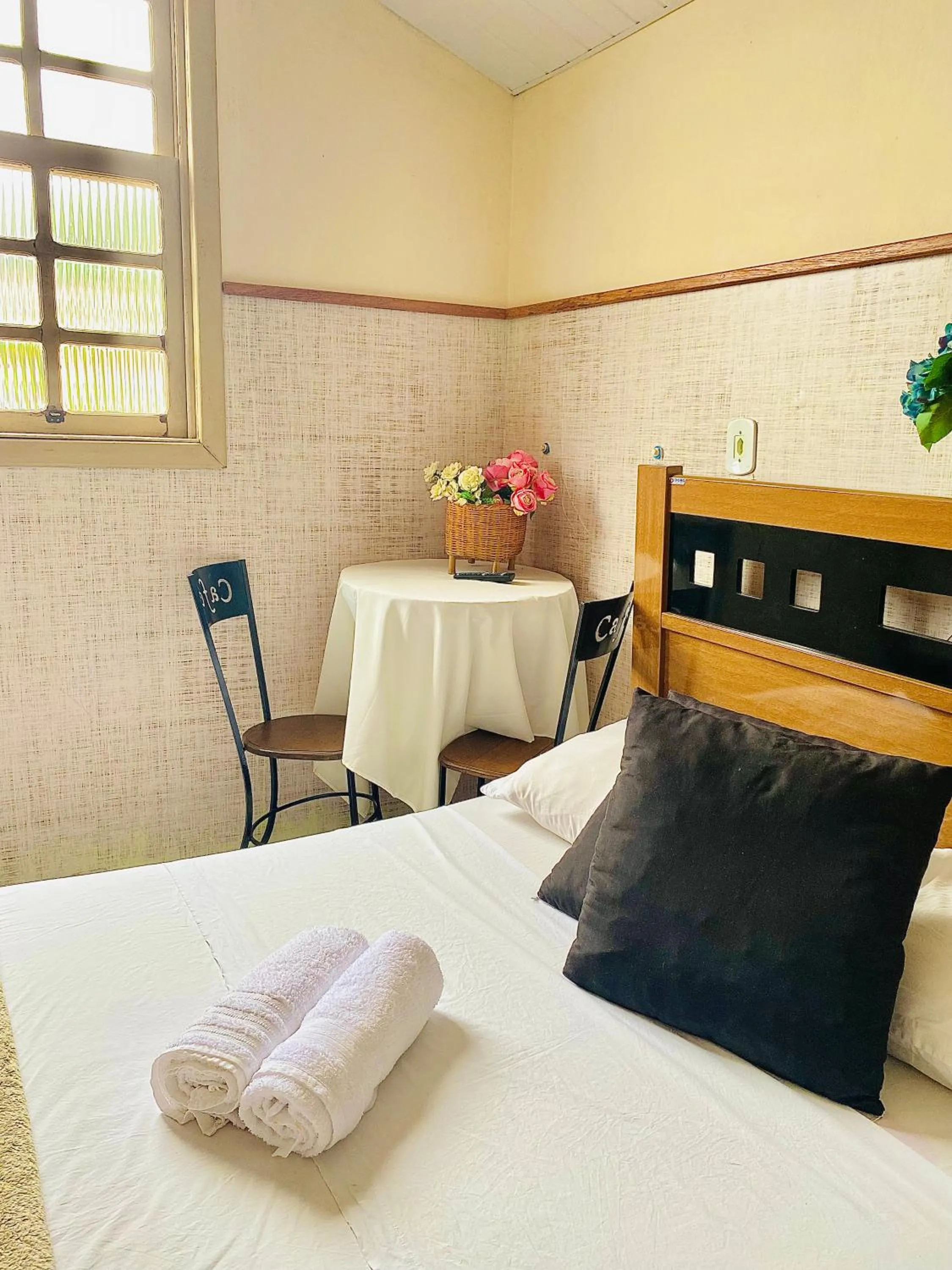 Photo of the whole room, Bed in Hospedaria Vila Rica - Pousada a 1 km do Centro Histórico