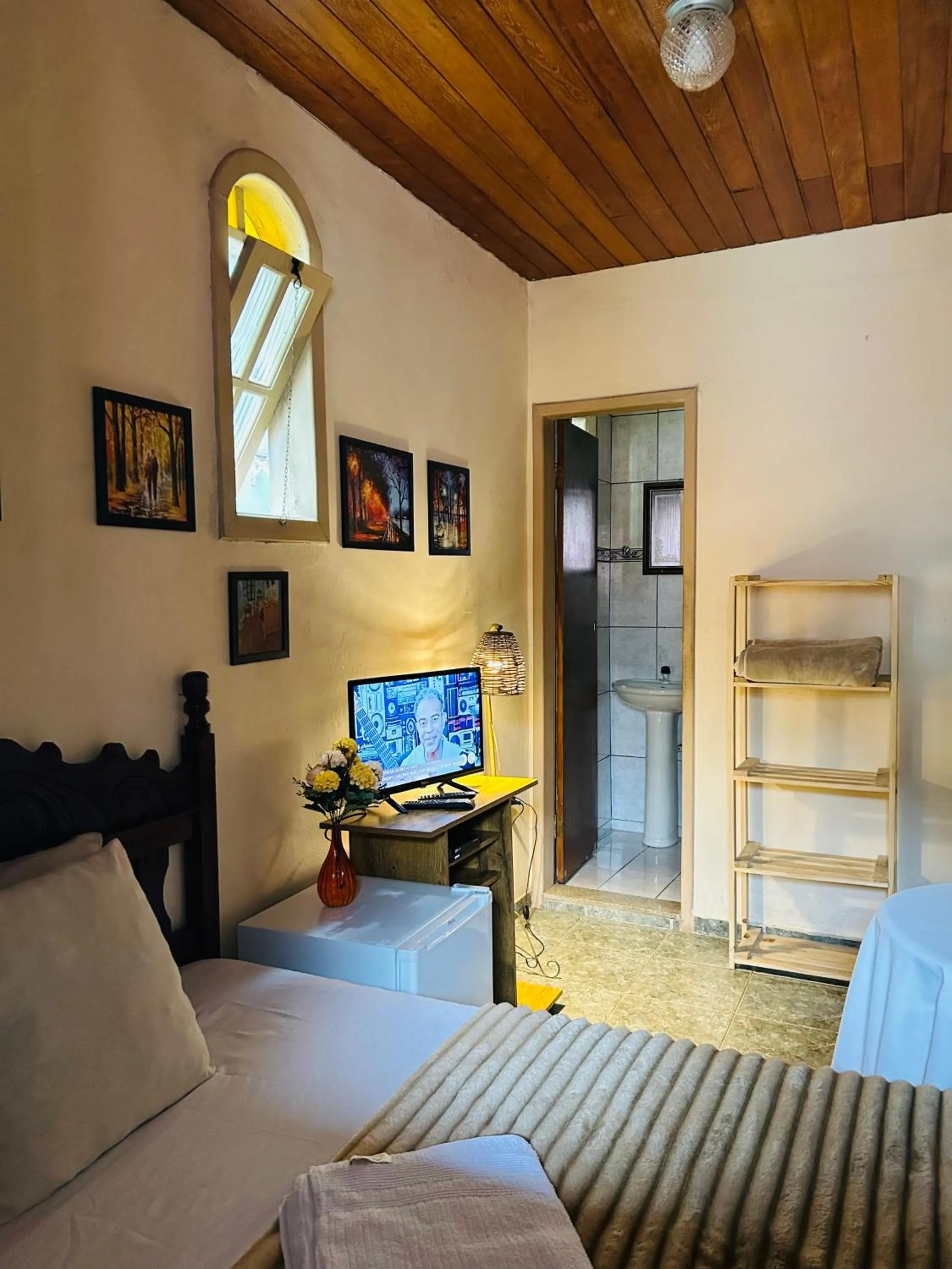 Photo of the whole room, Bed in Hospedaria Vila Rica - Pousada a 1 km do Centro Histórico