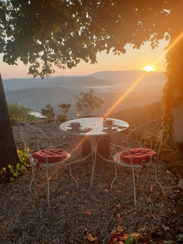 le rocher de Sampzon