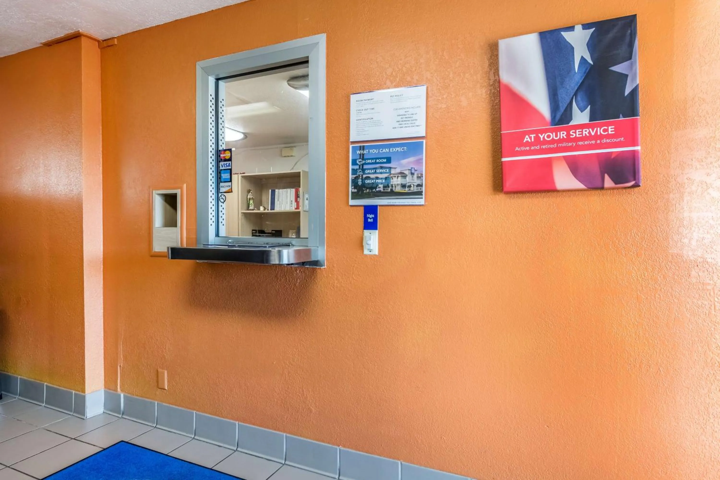 Lobby or reception in Motel 6-Lumberton, NC