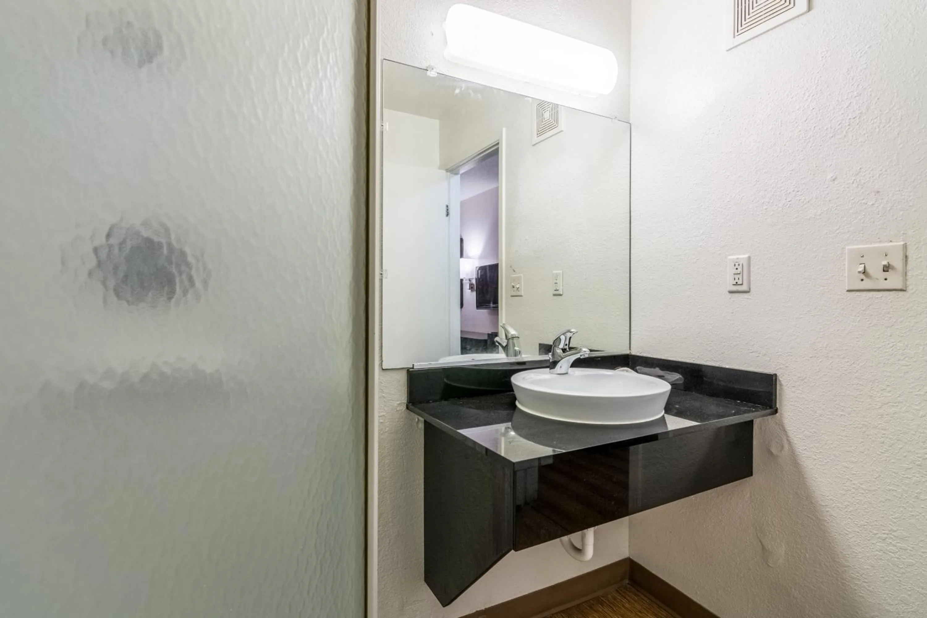 Bathroom in Motel 6-Lumberton, NC